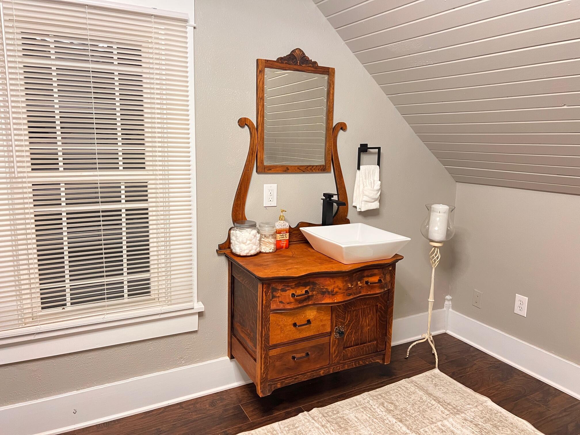 115 West 2nd Street Property Photo 31