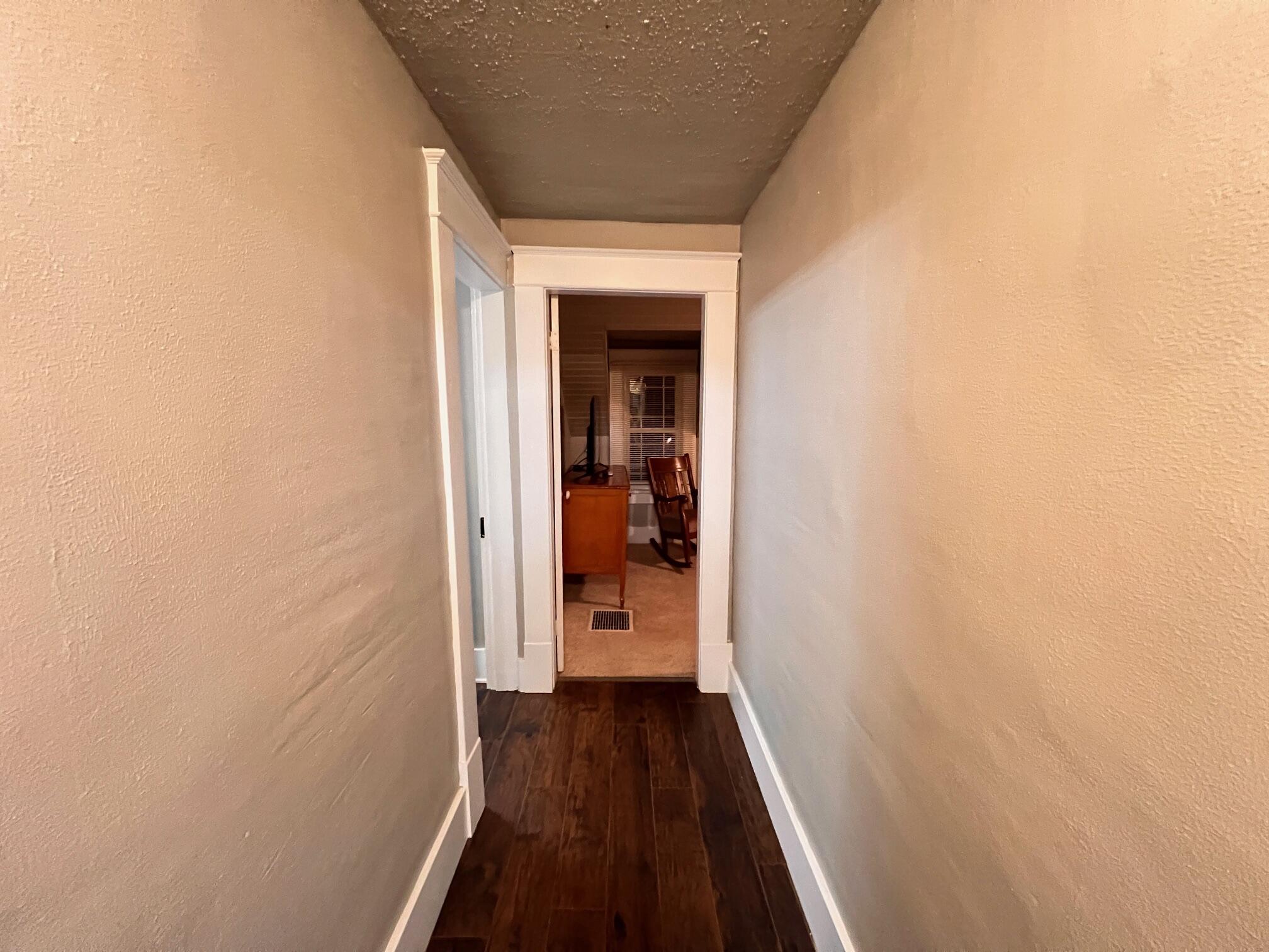 115 West 2nd Street Property Photo 33