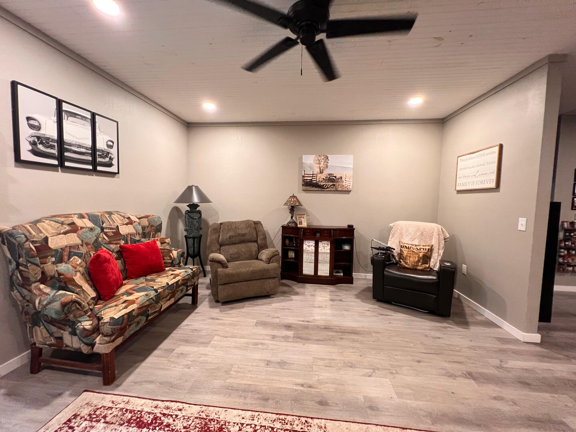 115 West 2nd Street Property Photo 59