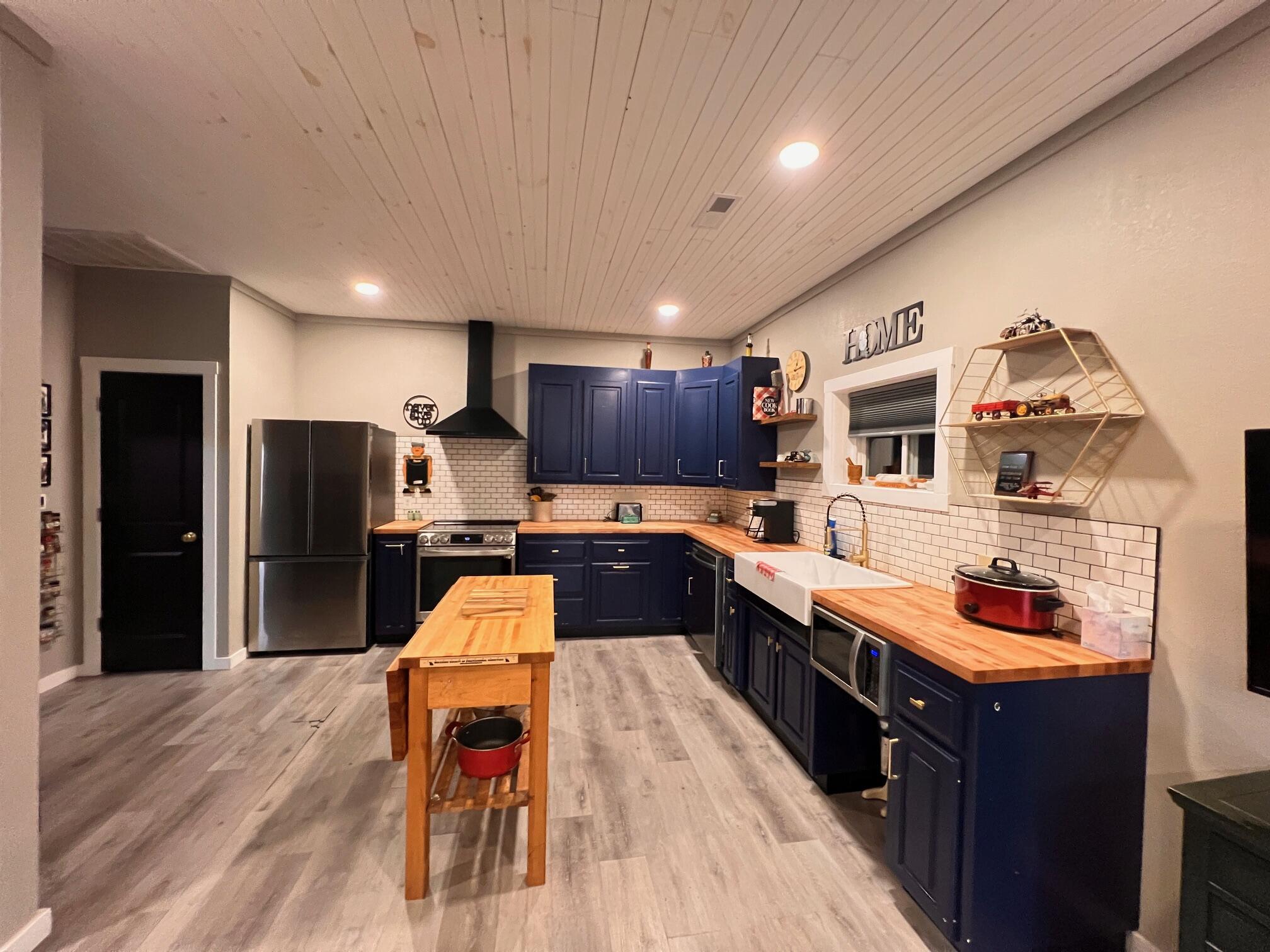 115 West 2nd Street Property Photo 61