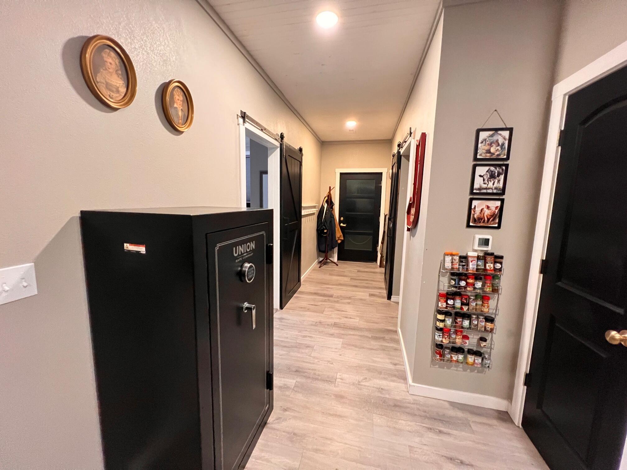 115 West 2nd Street Property Photo 64