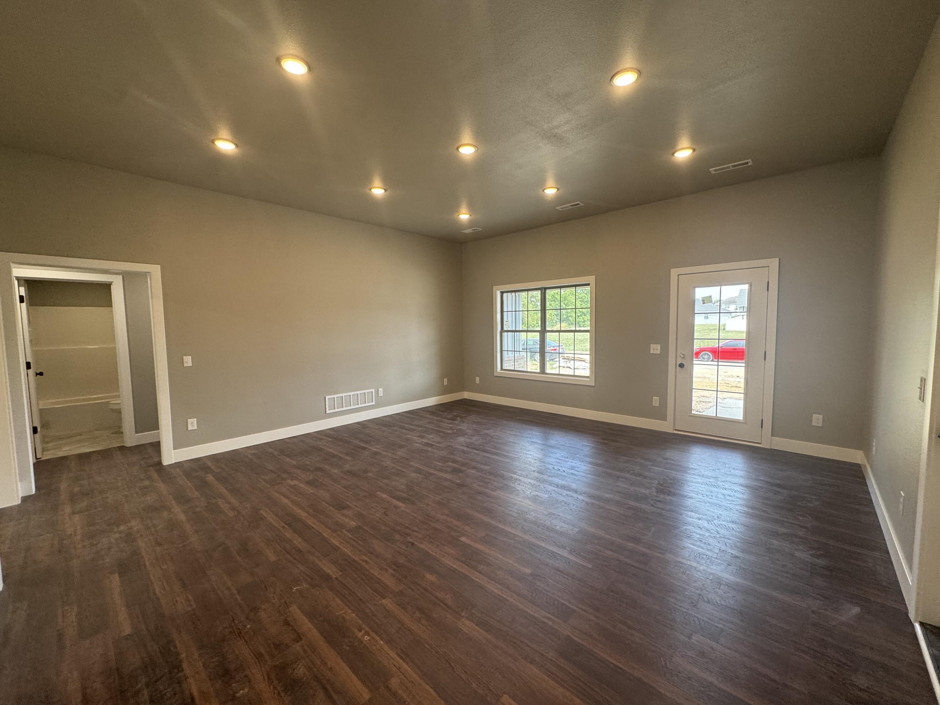 1618 Ridgemont Avenue Property Photo 5