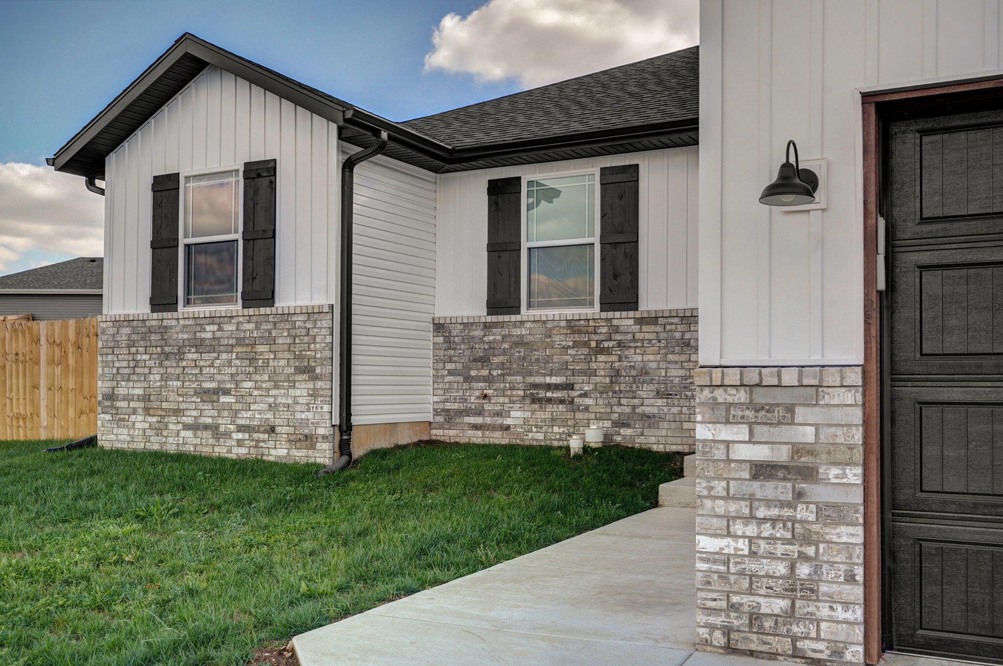 2141 North Jamestown Street Property Photo 2