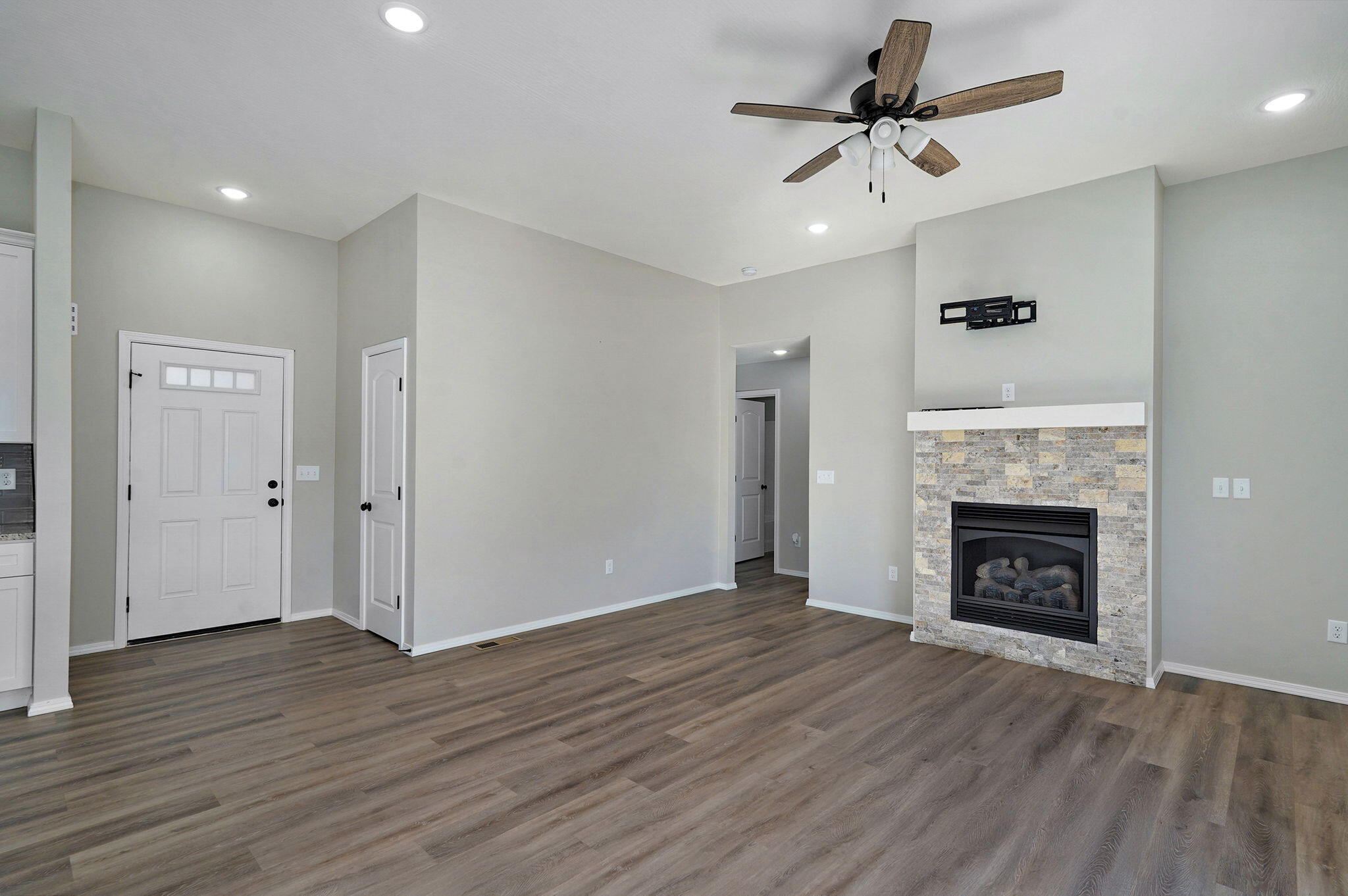 2141 North Jamestown Street Property Photo 5