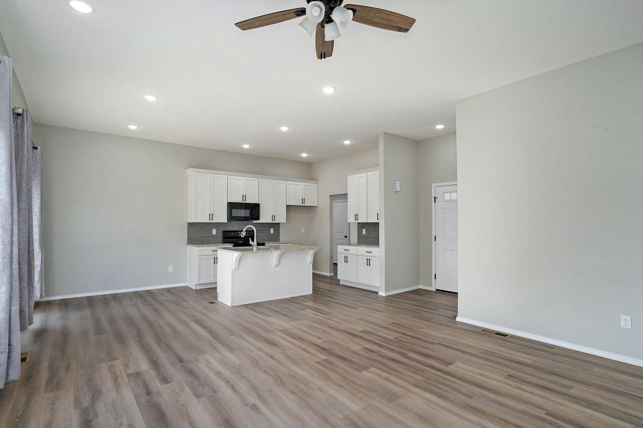 2141 North Jamestown Street Property Photo 7