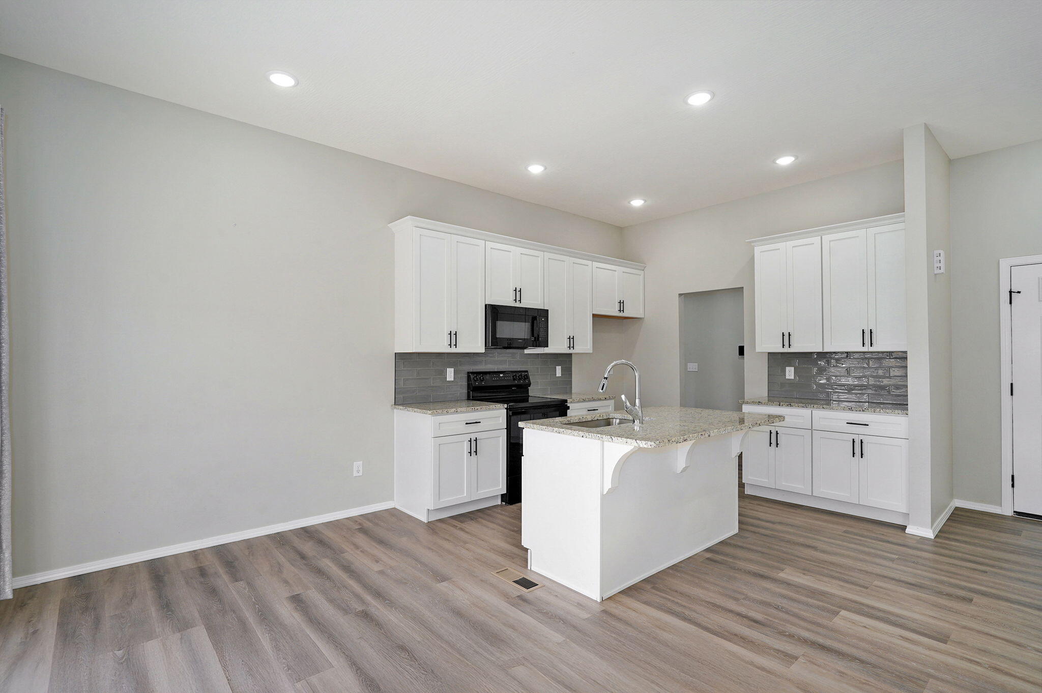 2141 North Jamestown Street Property Photo 8