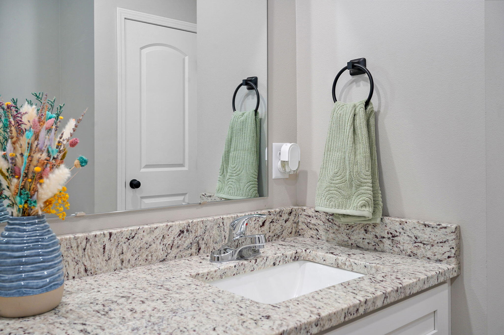 2141 North Jamestown Street Property Photo 10