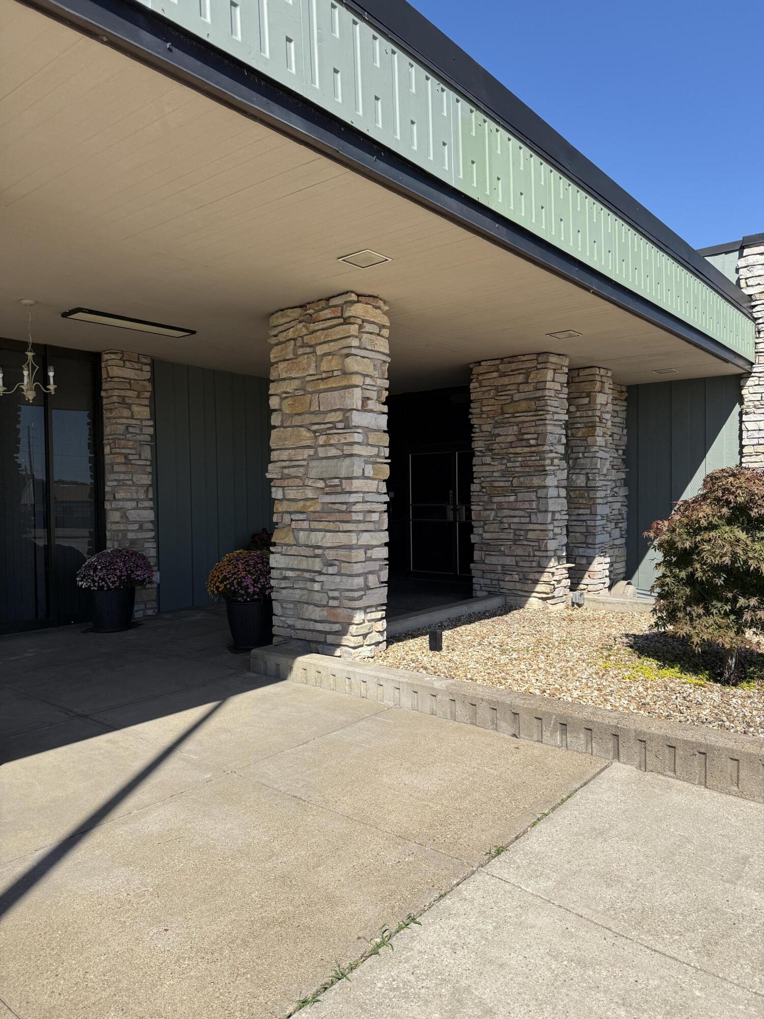 115 Shadowrock Drive Property Photo 4