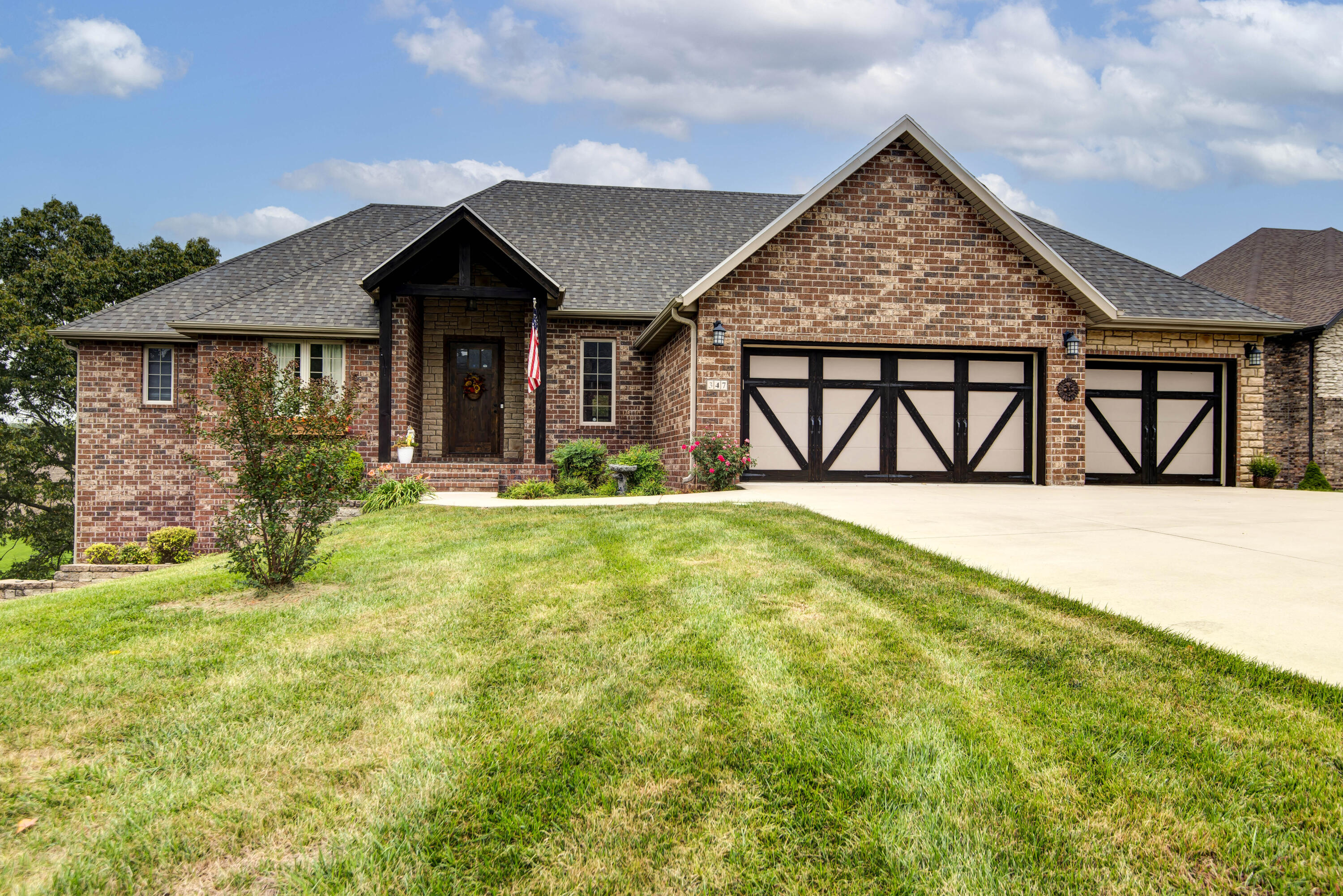 347 West Monarchwood Drive Property Photo 1