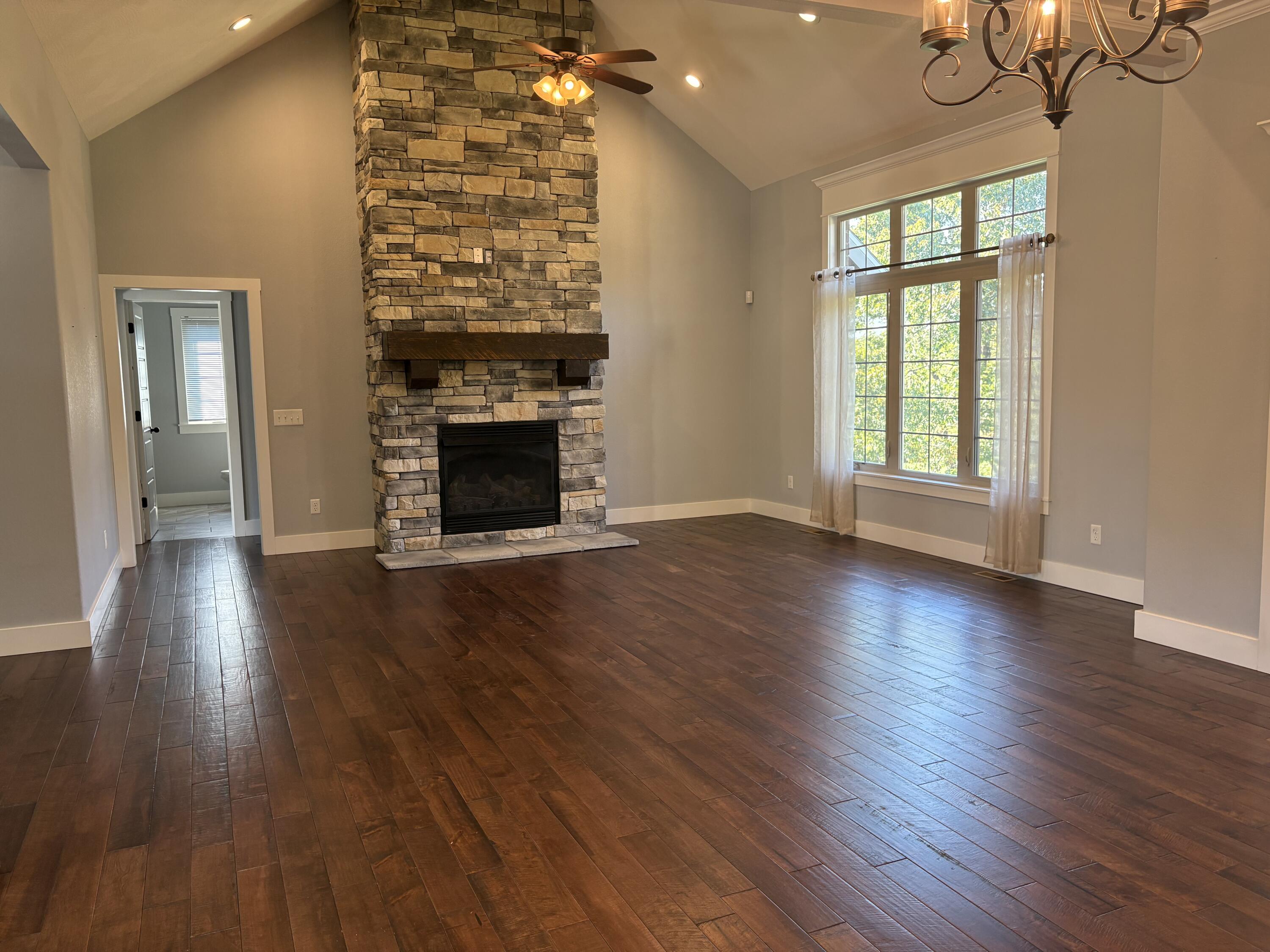 347 West Monarchwood Drive Property Photo 5