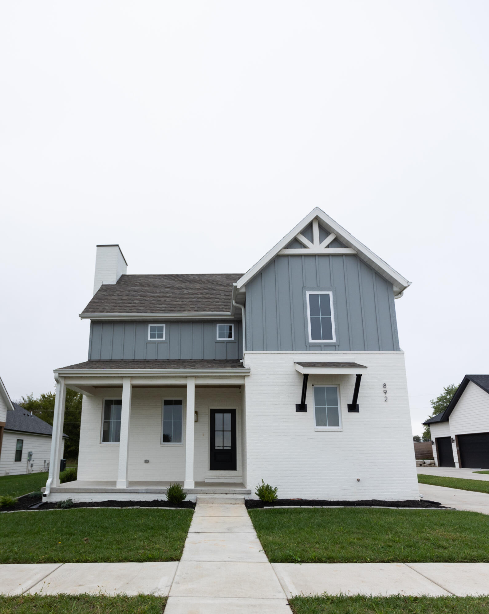 892 East Valley Trail Drive Property Photo 1