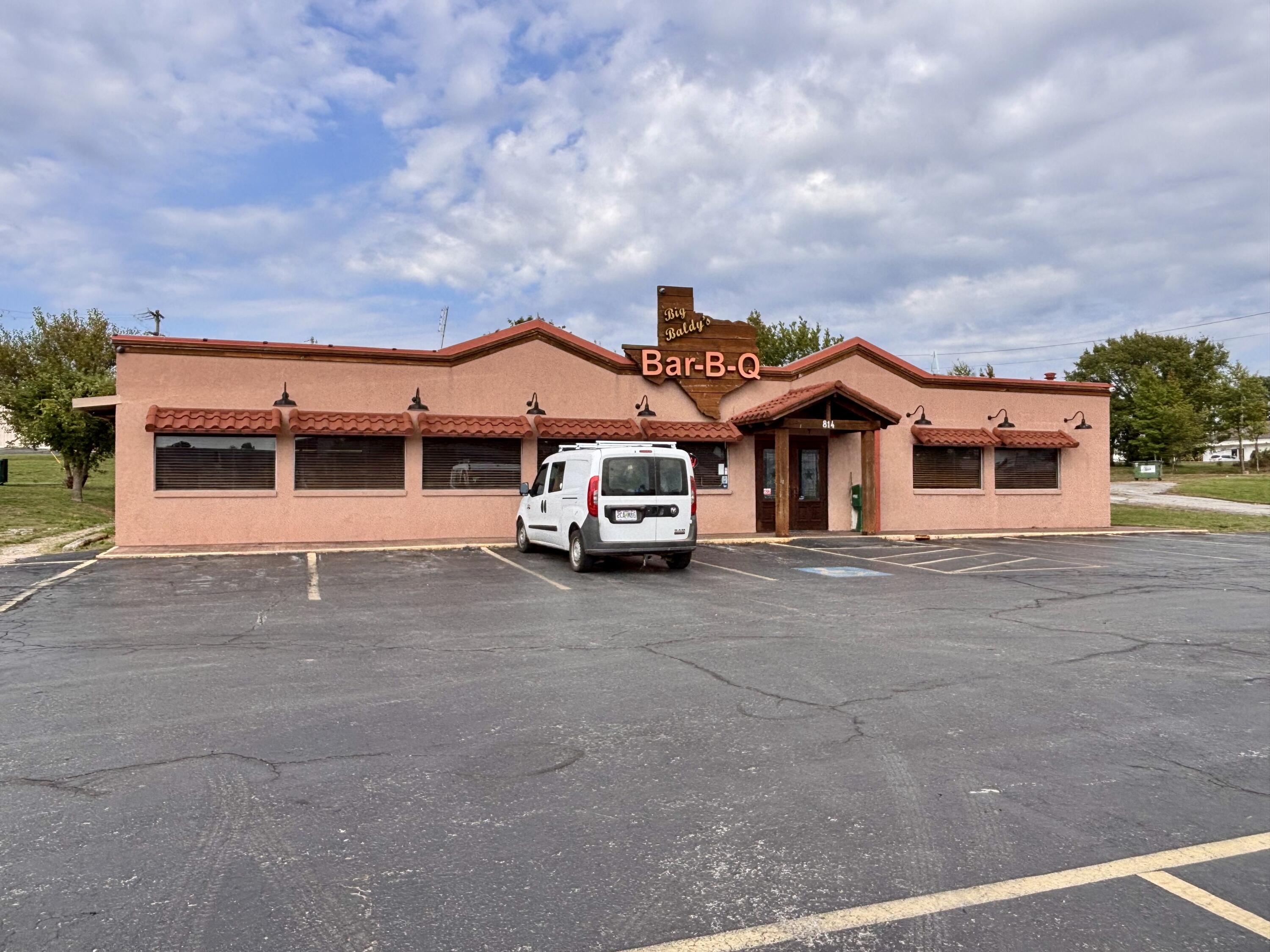 814 East Us Highway 60 Property Photo 1