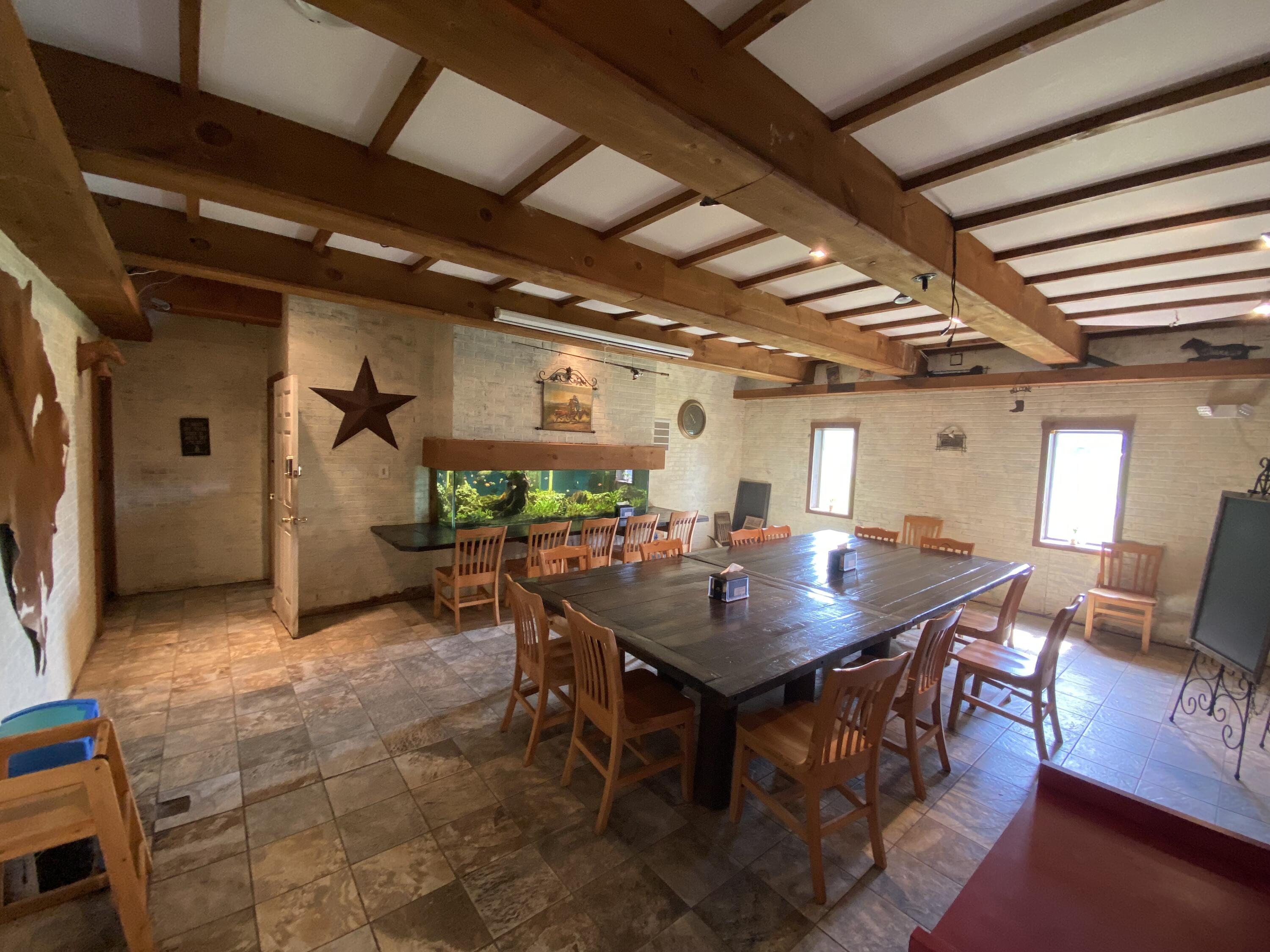 814 East Us Highway 60 Property Photo 14