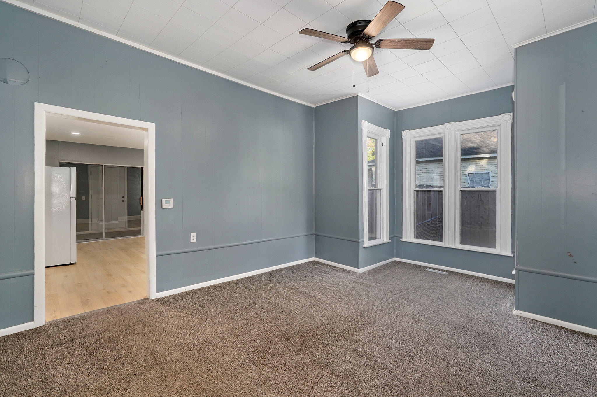 921 West Monroe Terrace Property Photo 5