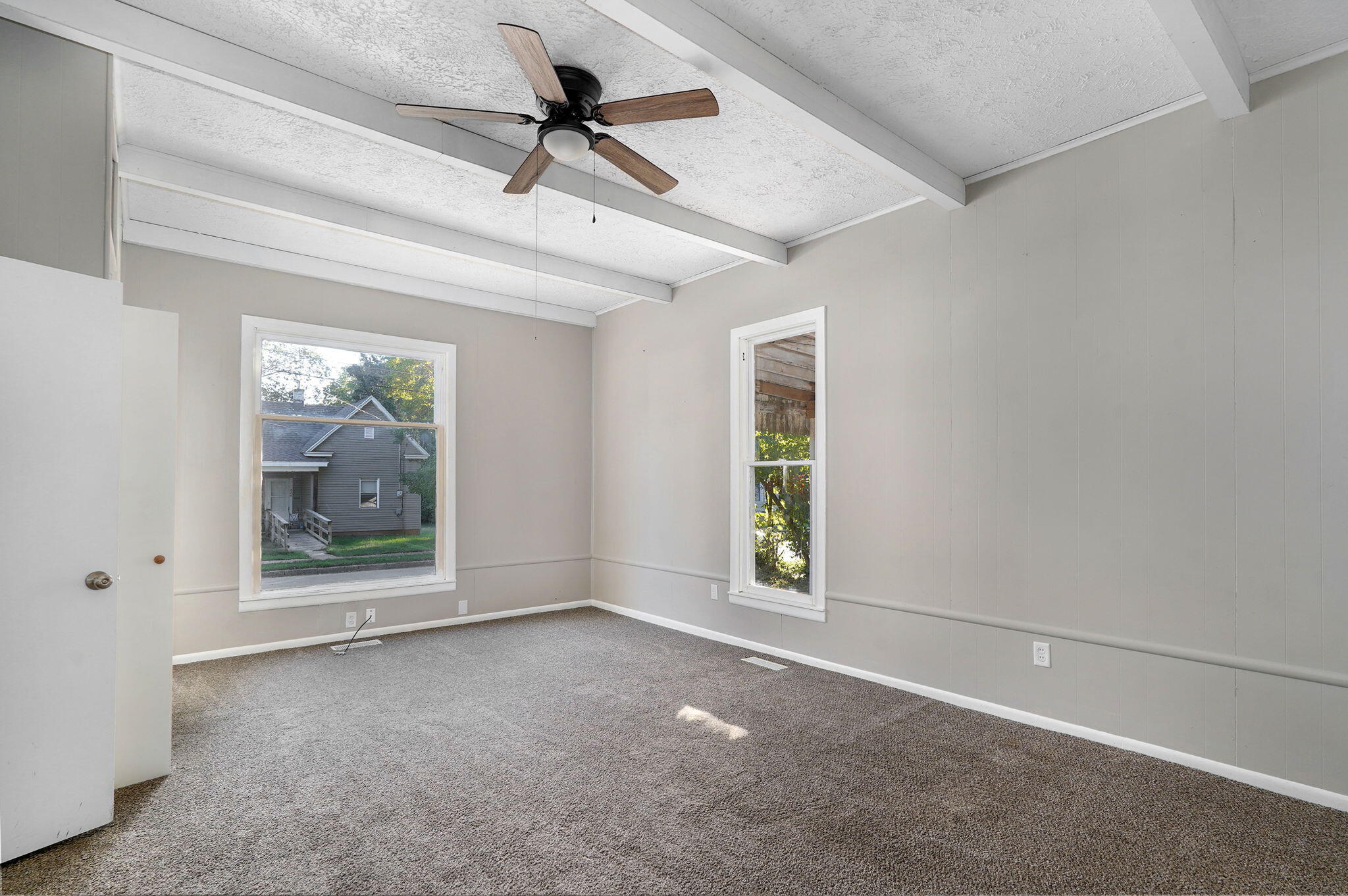 921 West Monroe Terrace Property Photo 8