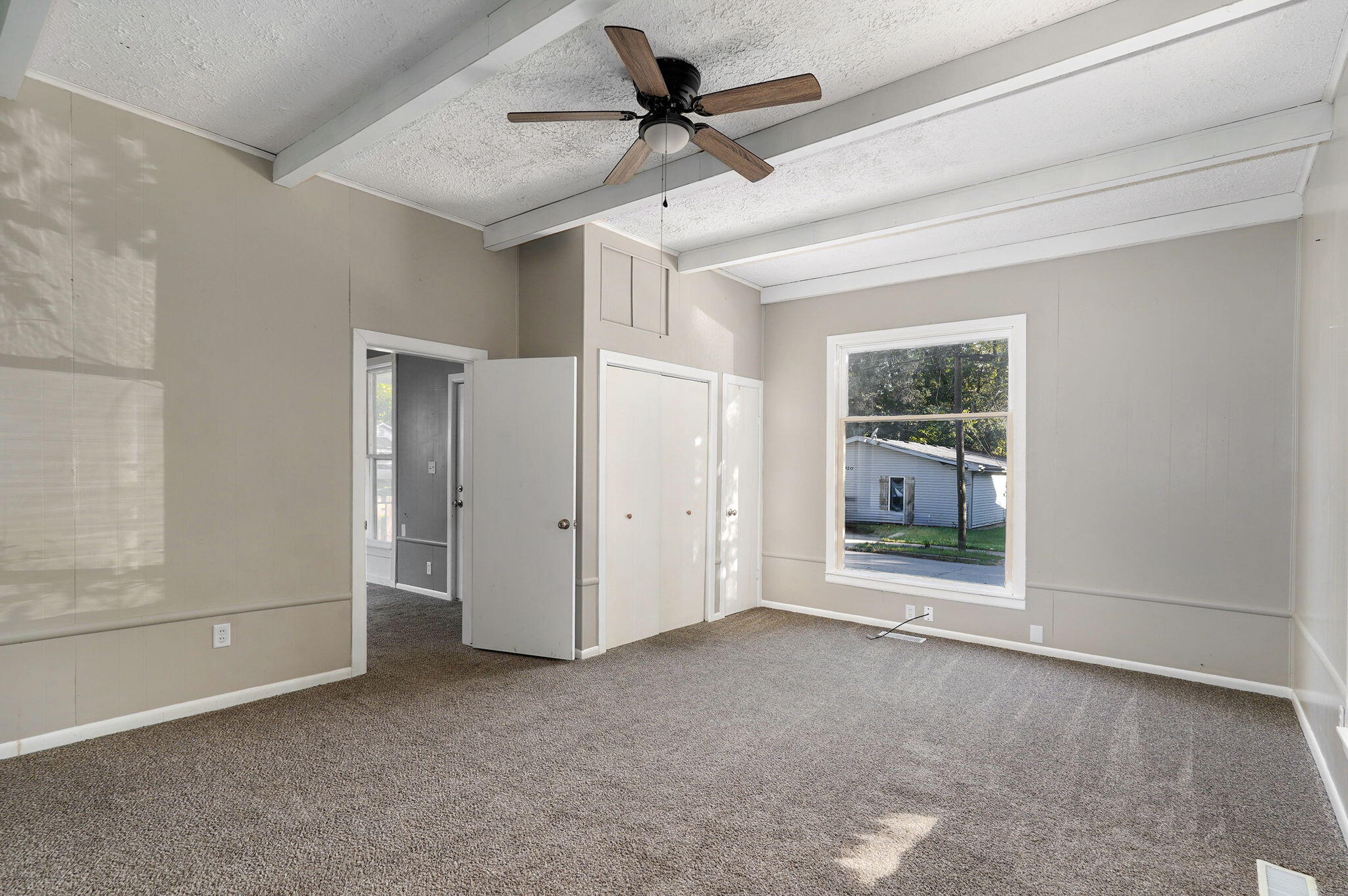 921 West Monroe Terrace Property Photo 9