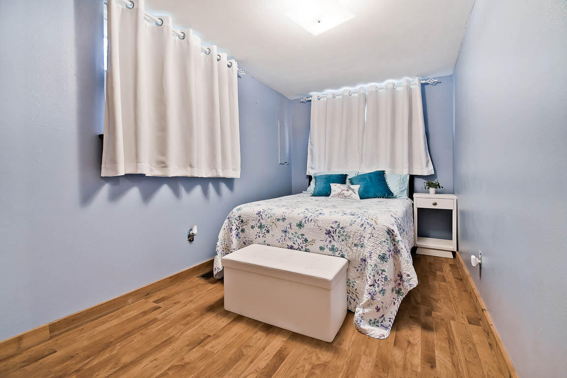 715 Easy Street Property Photo 10