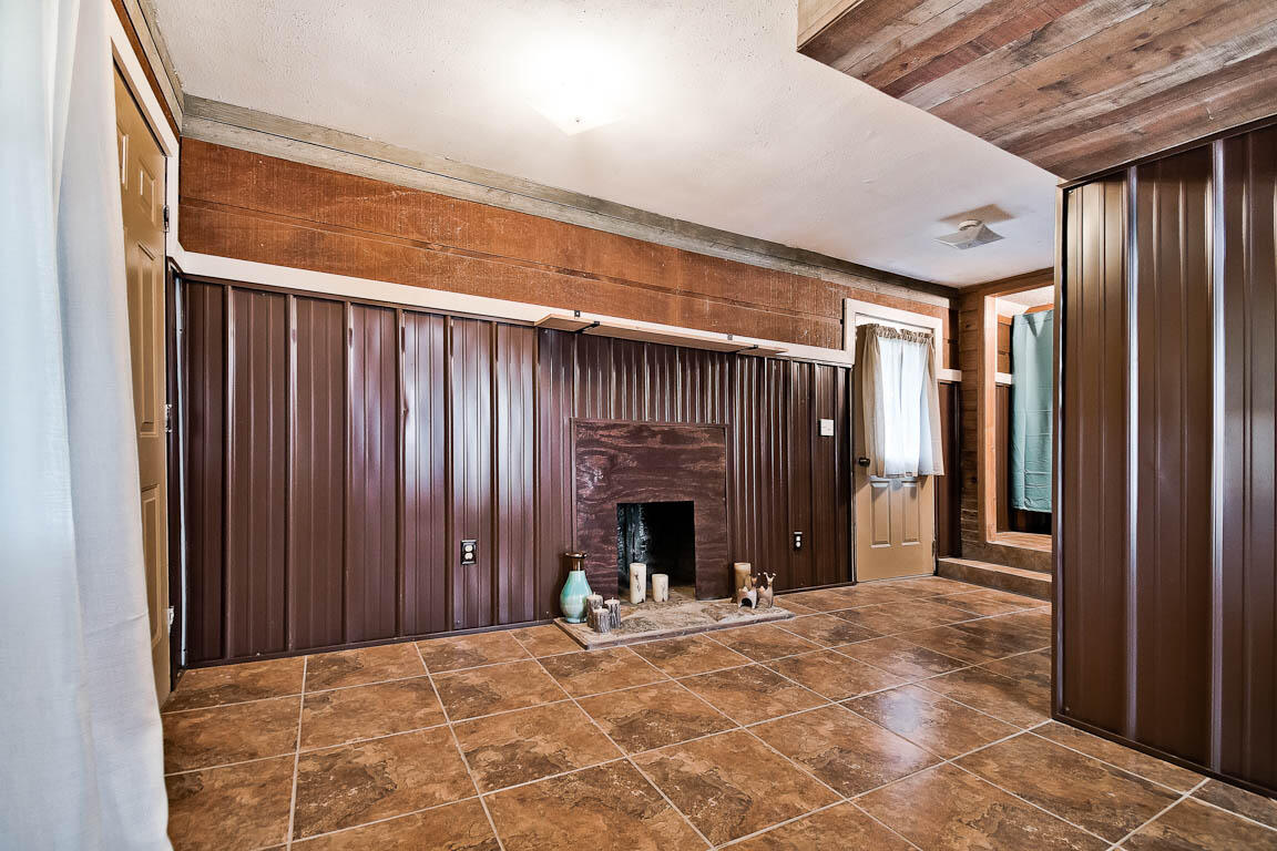 715 Easy Street Property Photo 14