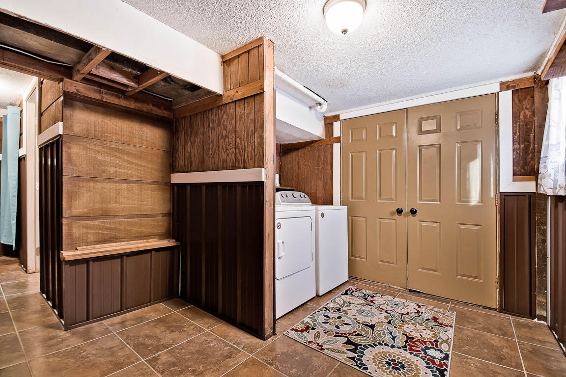 715 Easy Street Property Photo 18