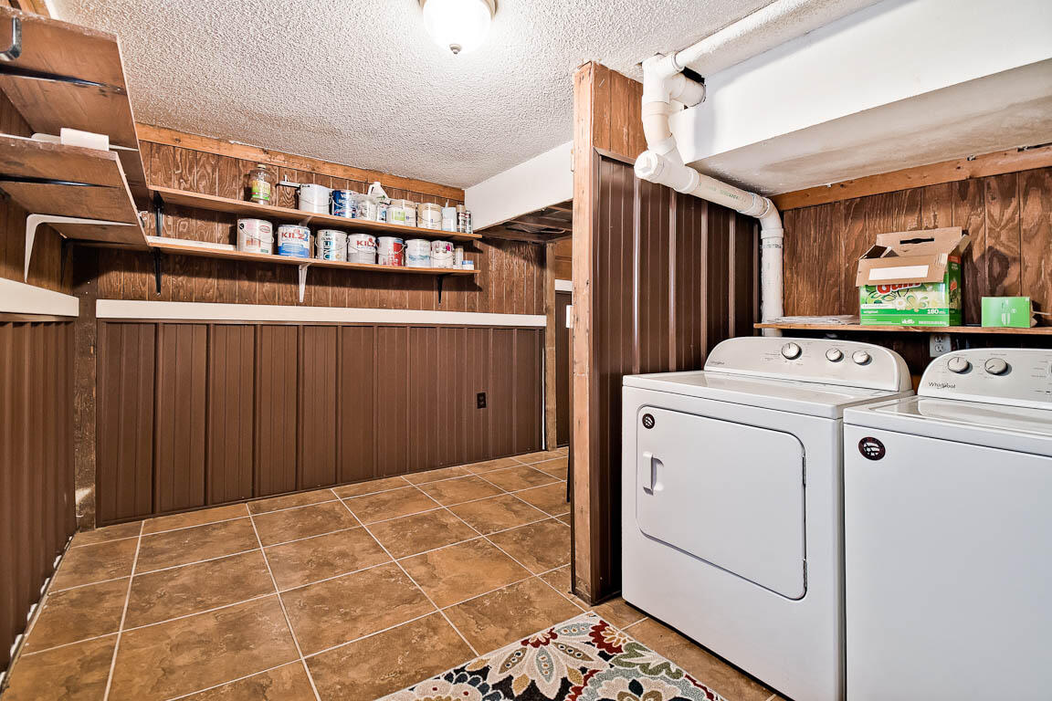 715 Easy Street Property Photo 19