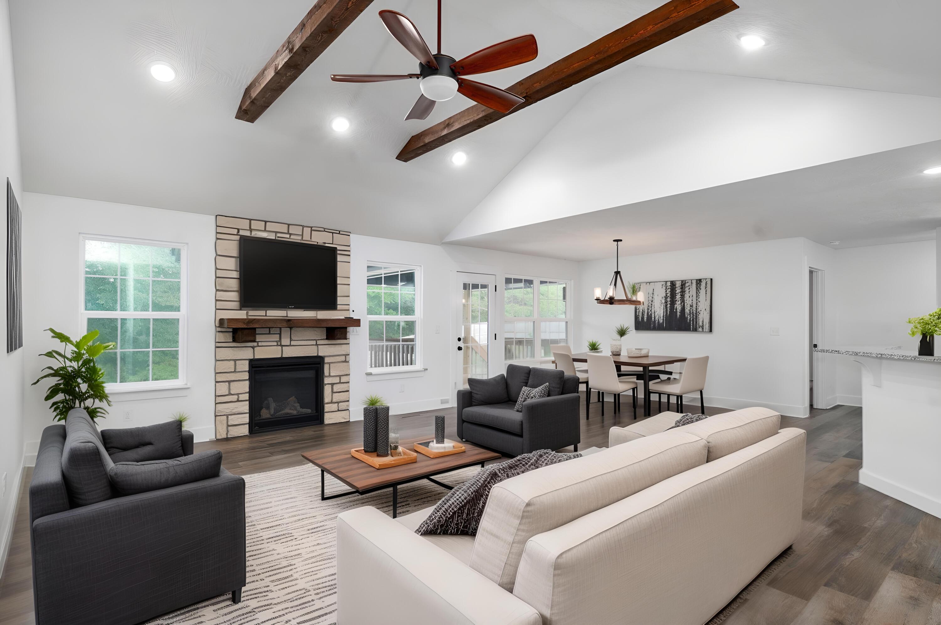 1611 East Hayloft Drive Property Photo 3