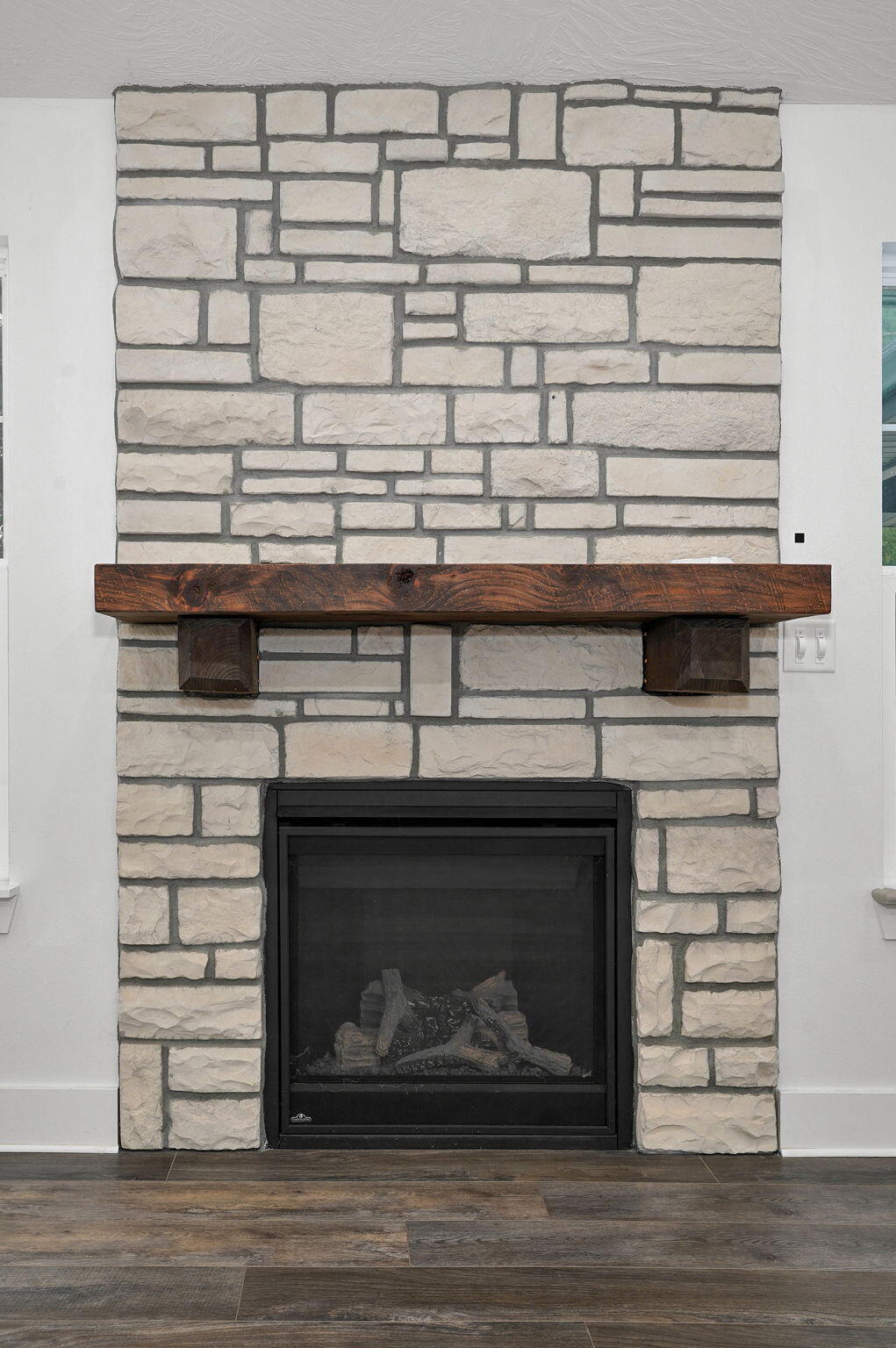 1611 East Hayloft Drive Property Photo 5