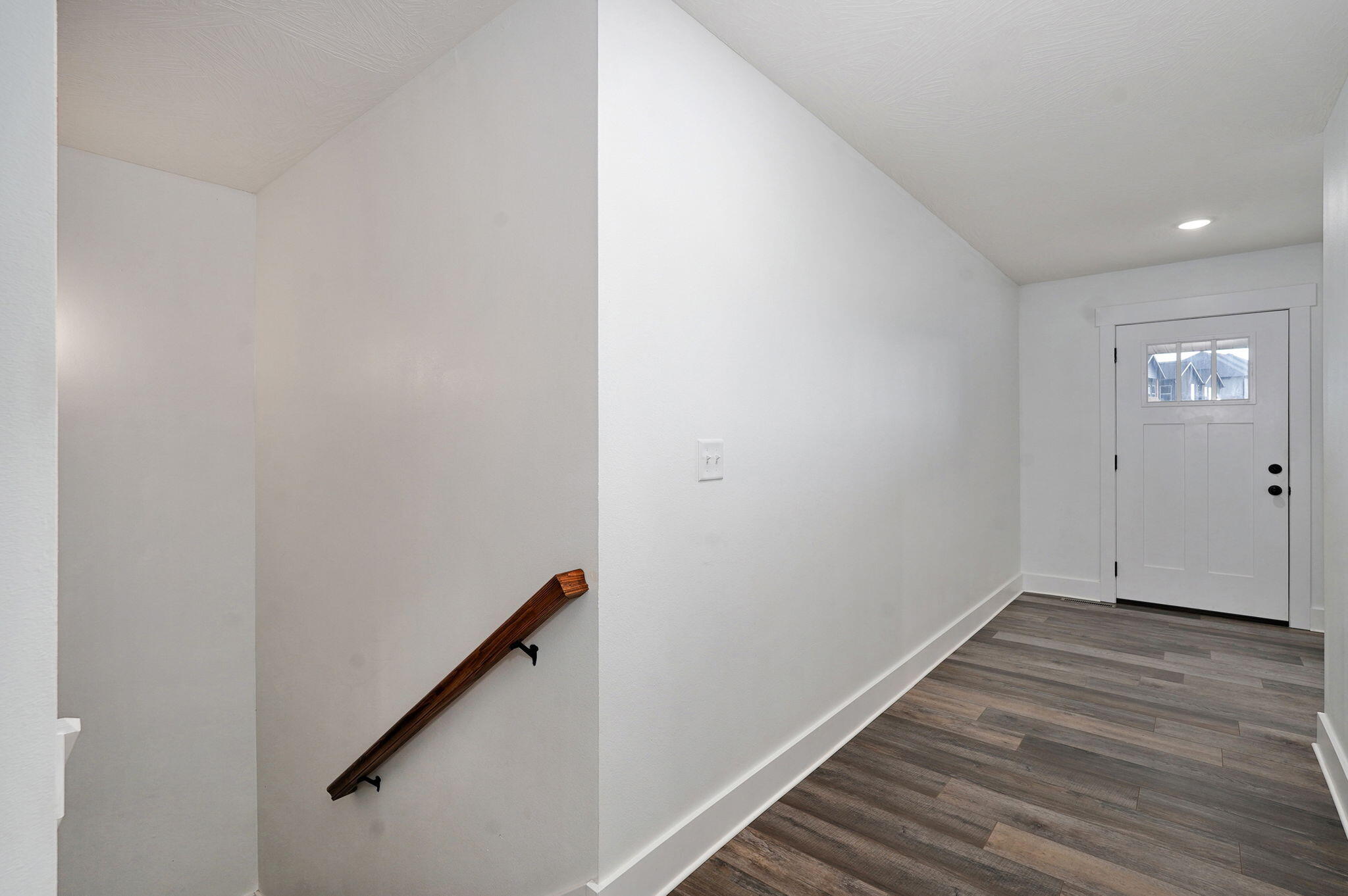 1611 East Hayloft Drive Property Photo 6