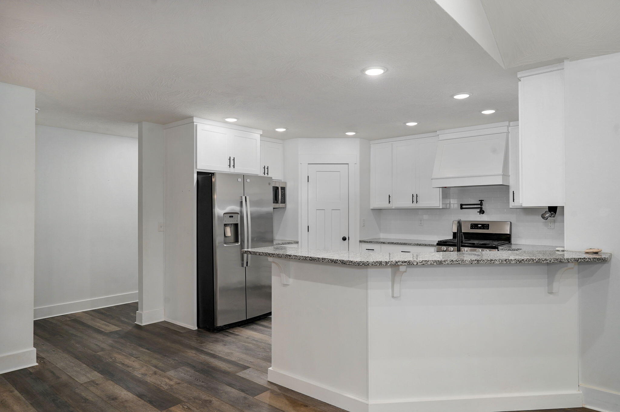 1611 East Hayloft Drive Property Photo 7