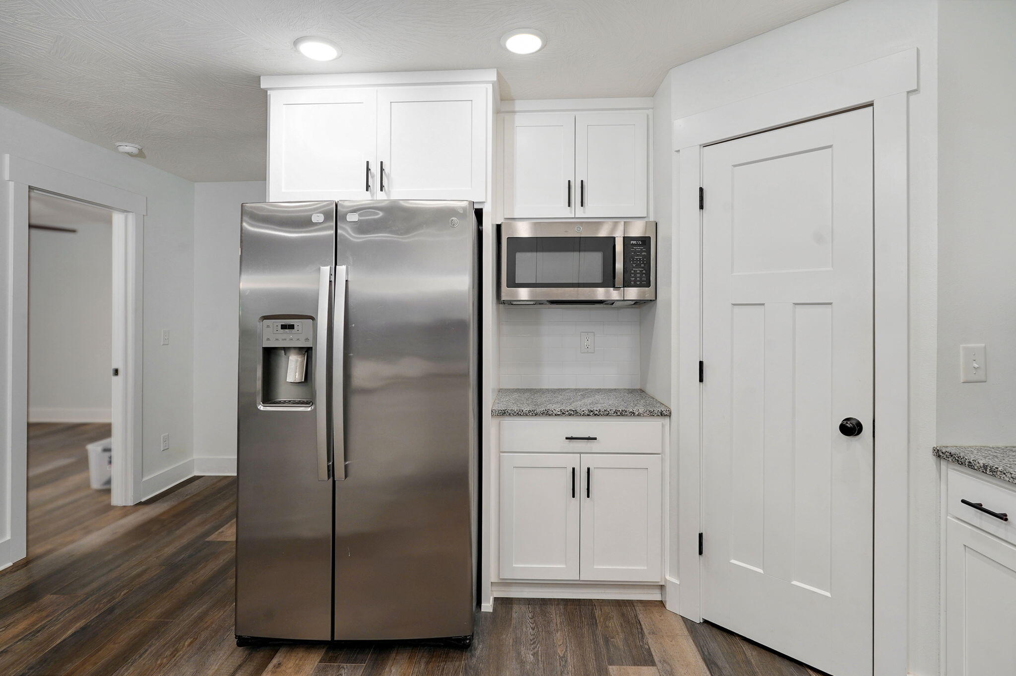 1611 East Hayloft Drive Property Photo 9