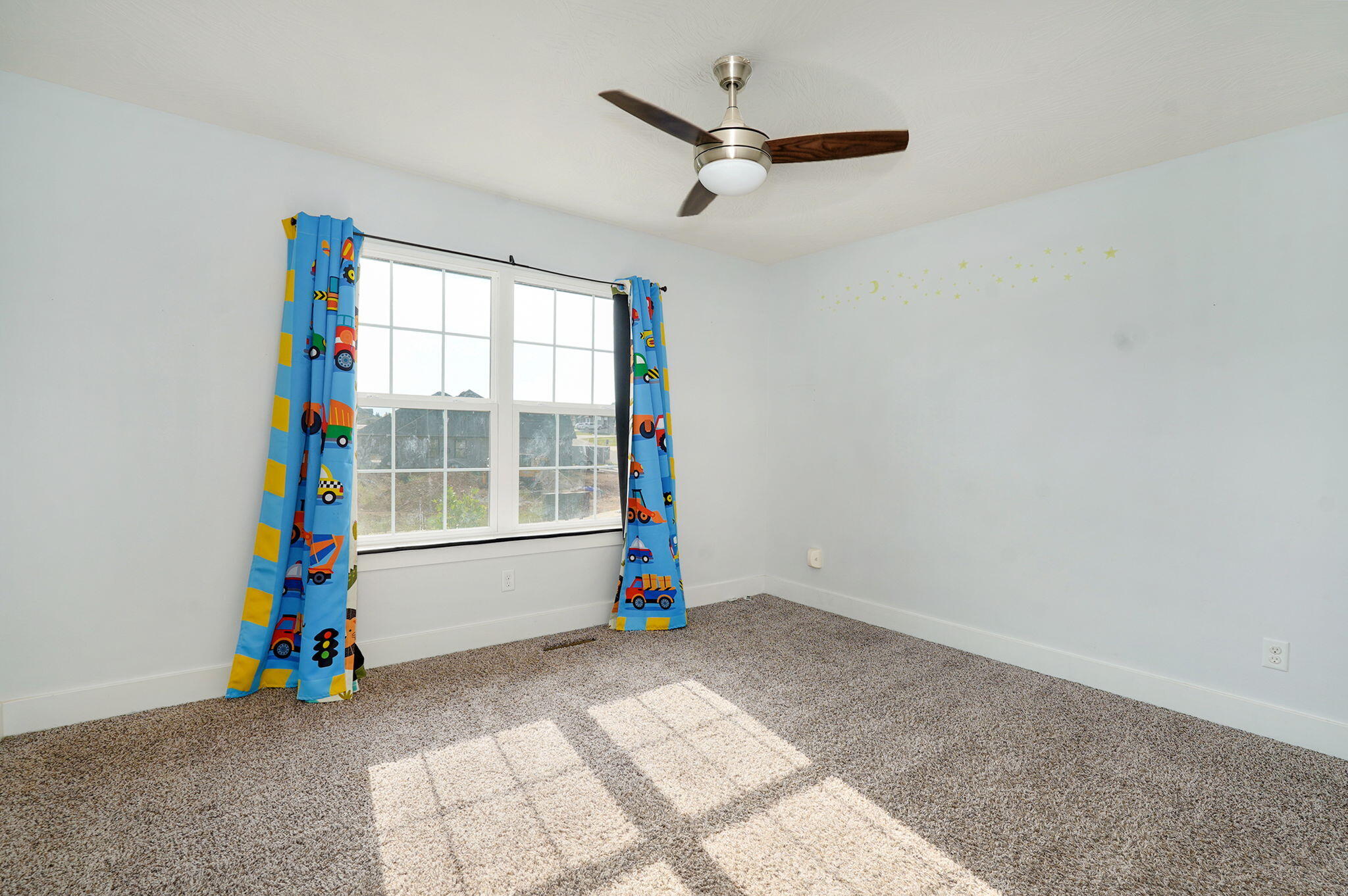 1611 East Hayloft Drive Property Photo 19