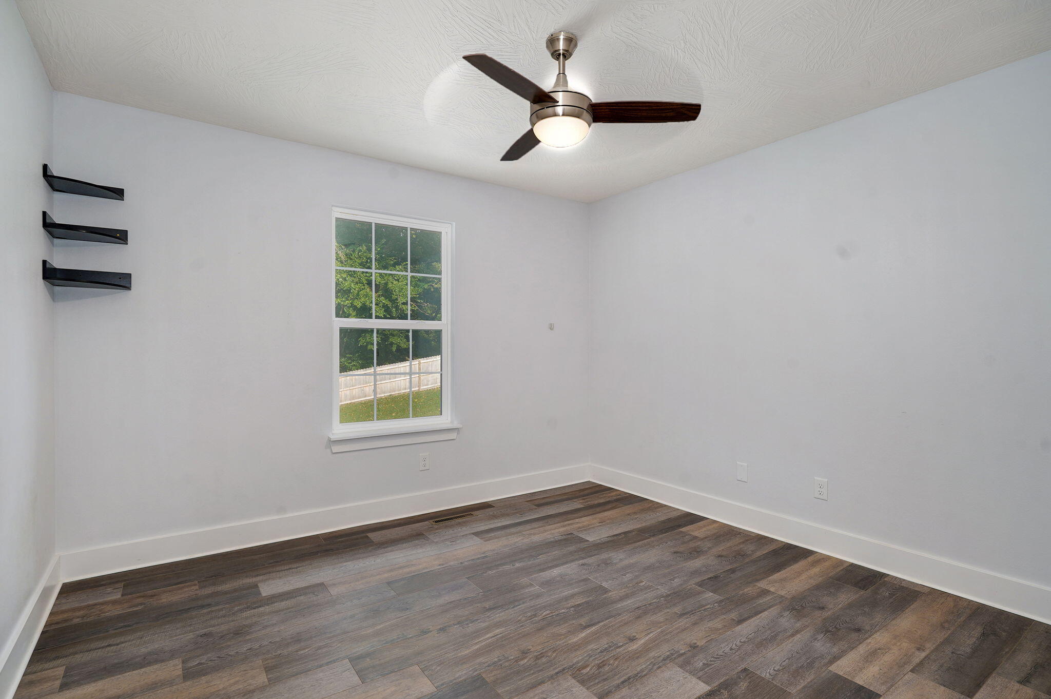 1611 East Hayloft Drive Property Photo 21