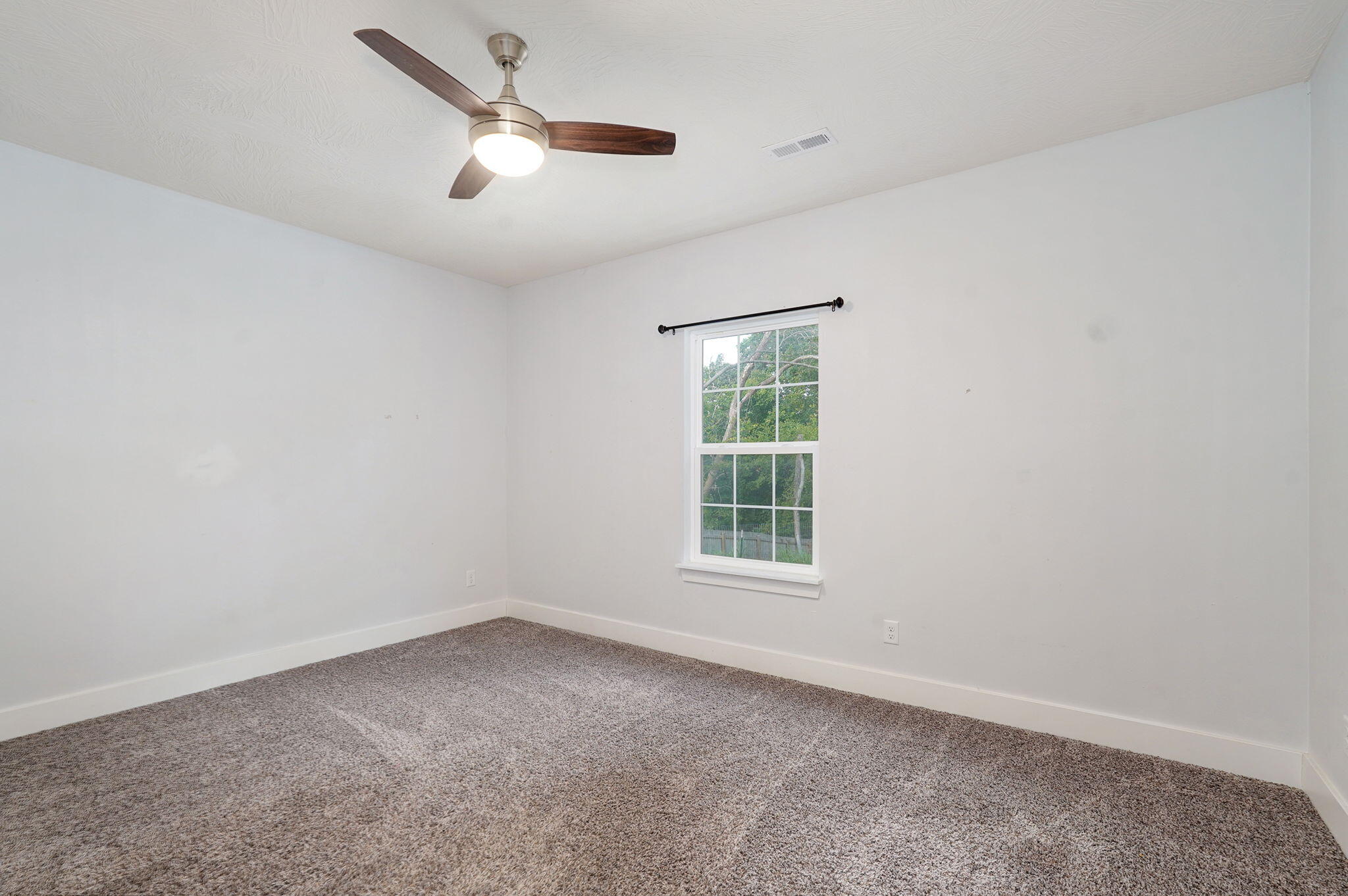 1611 East Hayloft Drive Property Photo 23