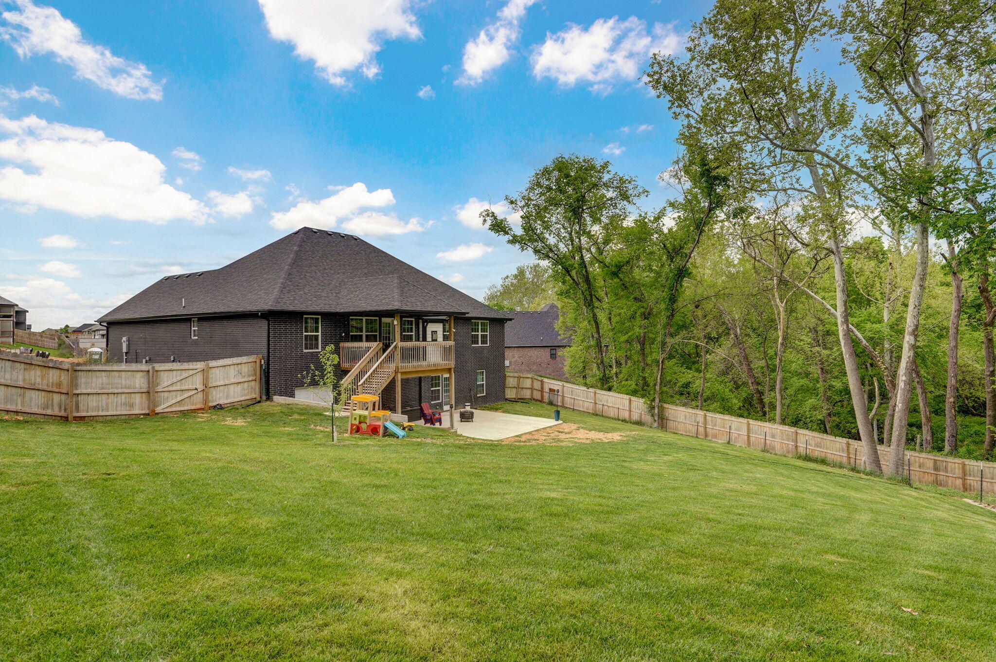 1611 East Hayloft Drive Property Photo 43