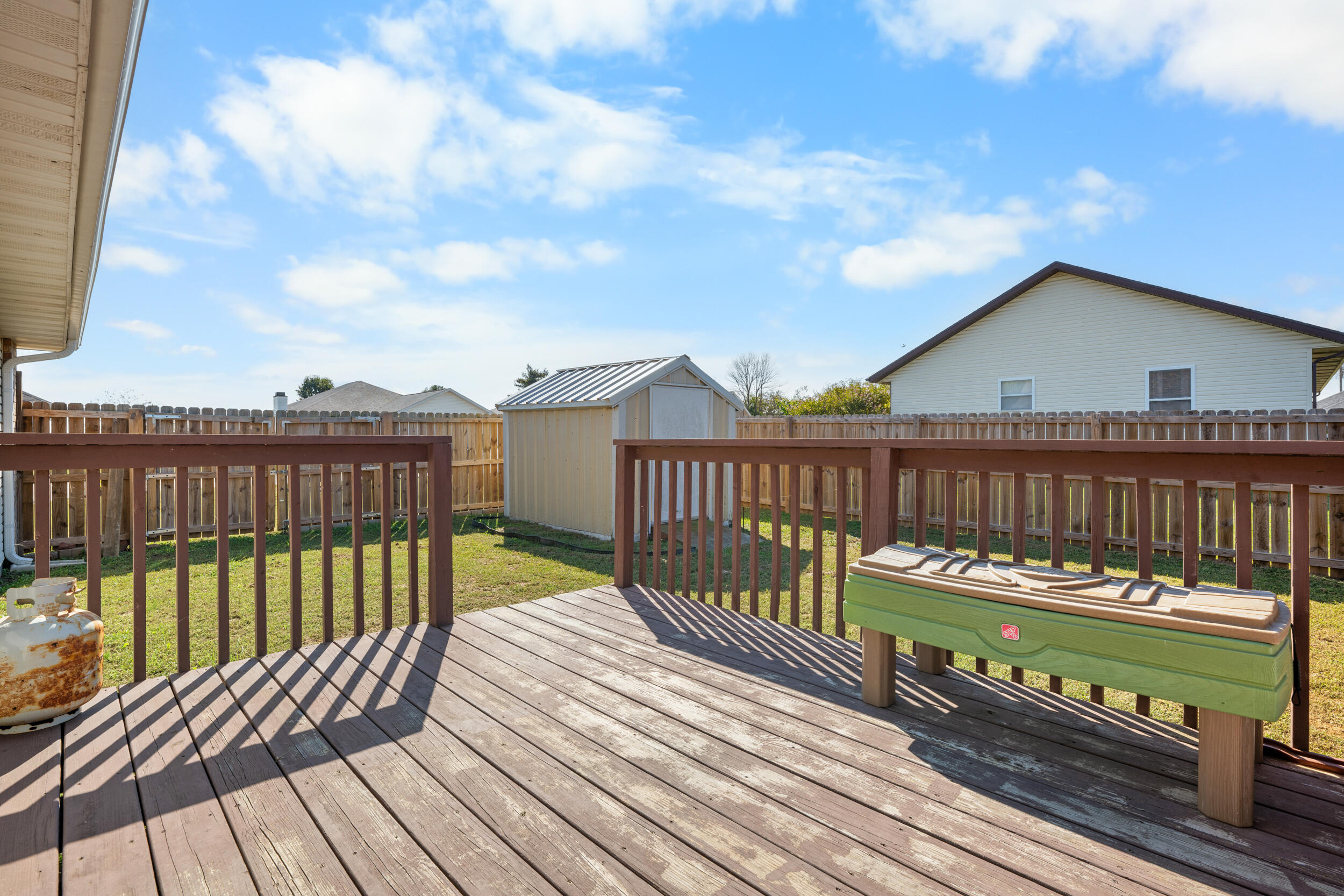 1431 Isdell Street Property Photo 5