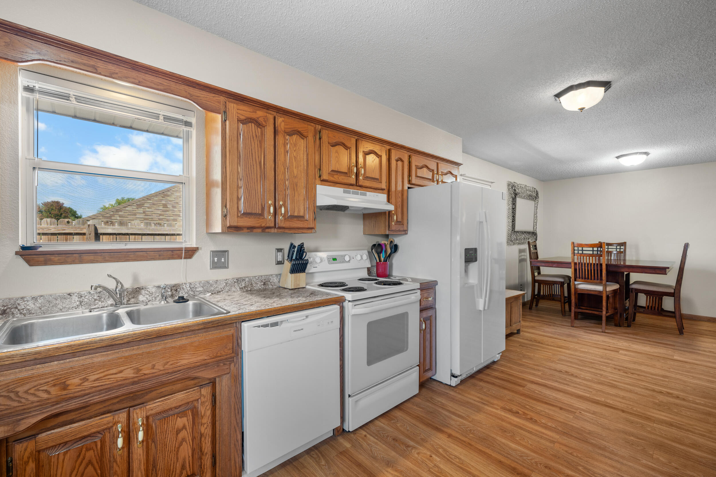 1431 Isdell Street Property Photo 12