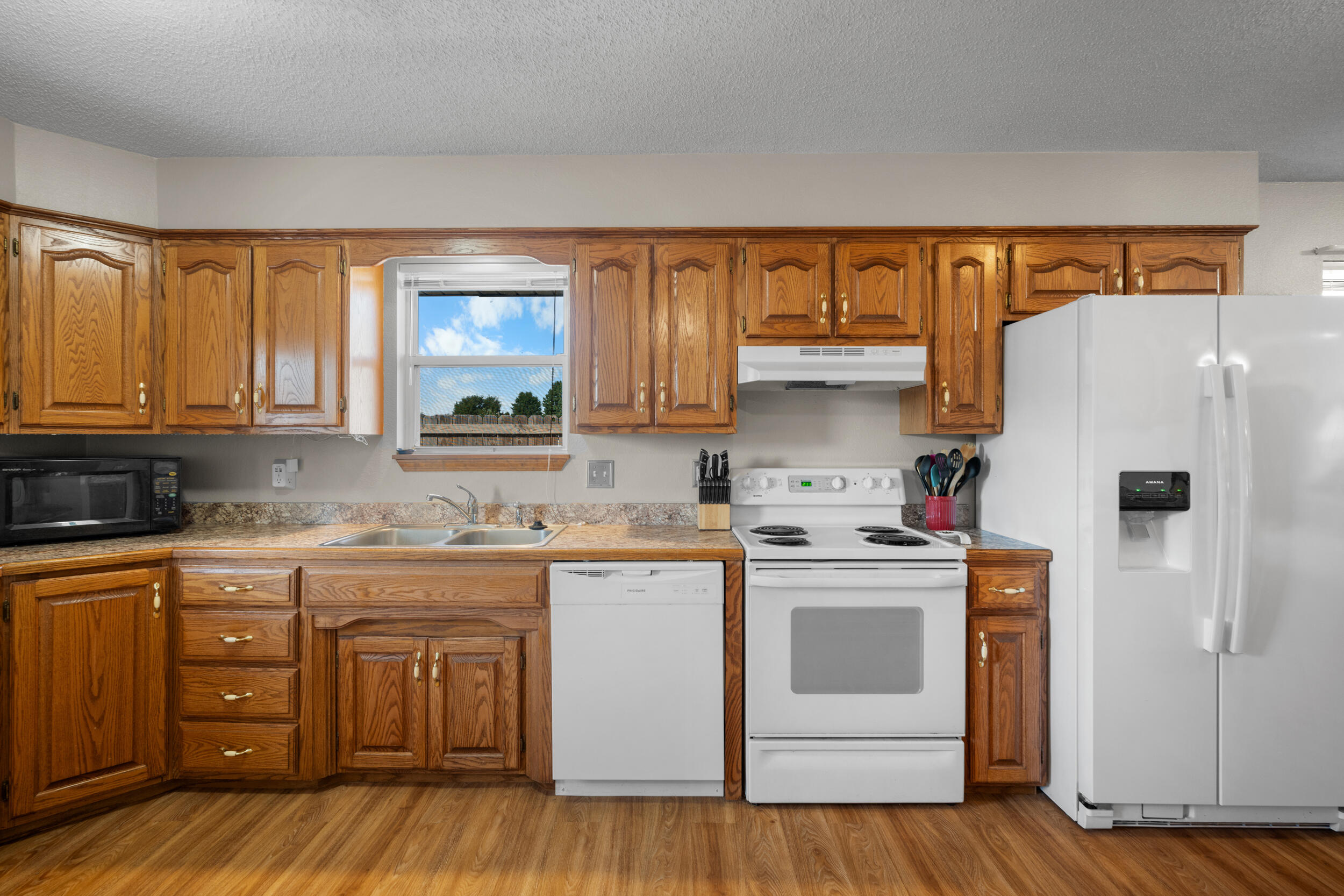 1431 Isdell Street Property Photo 15