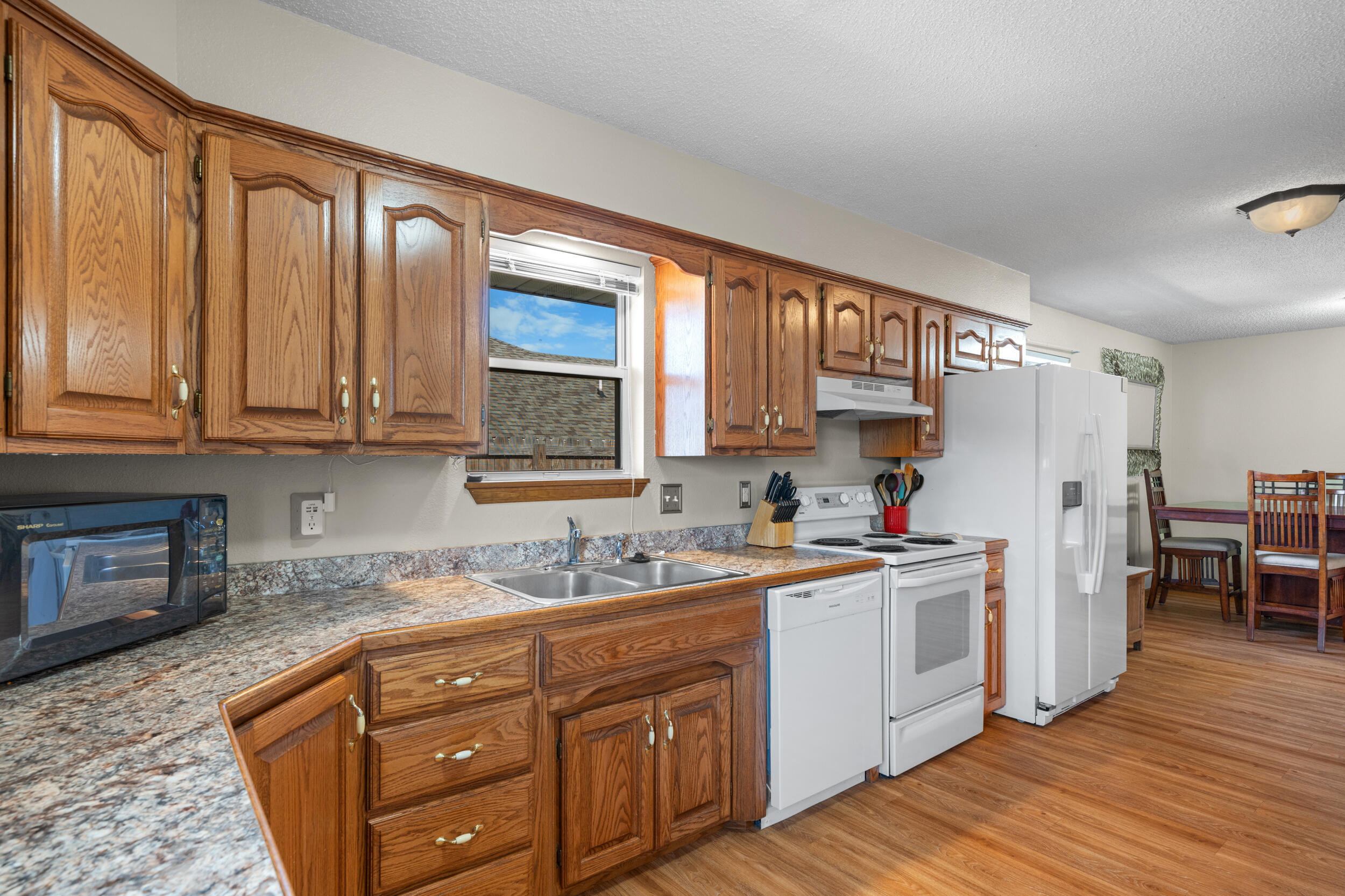 1431 Isdell Street Property Photo 16