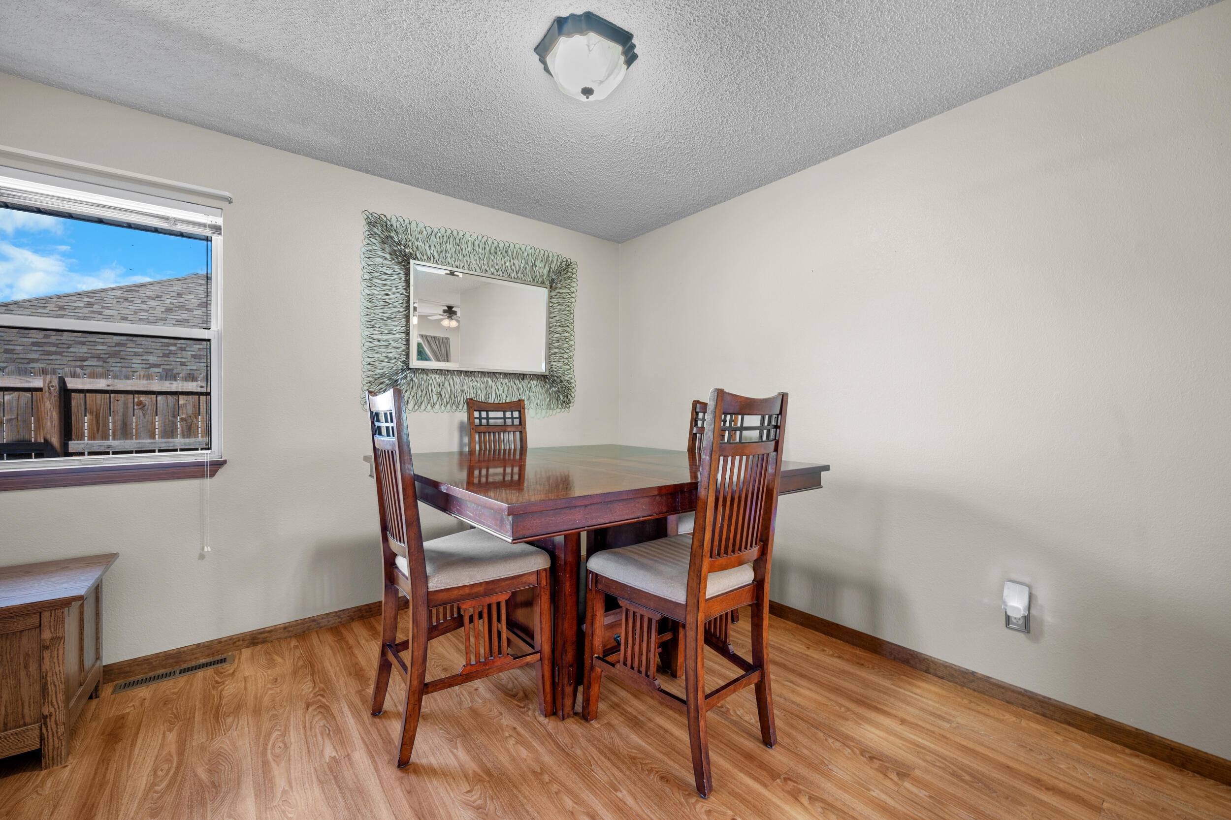 1431 Isdell Street Property Photo 17