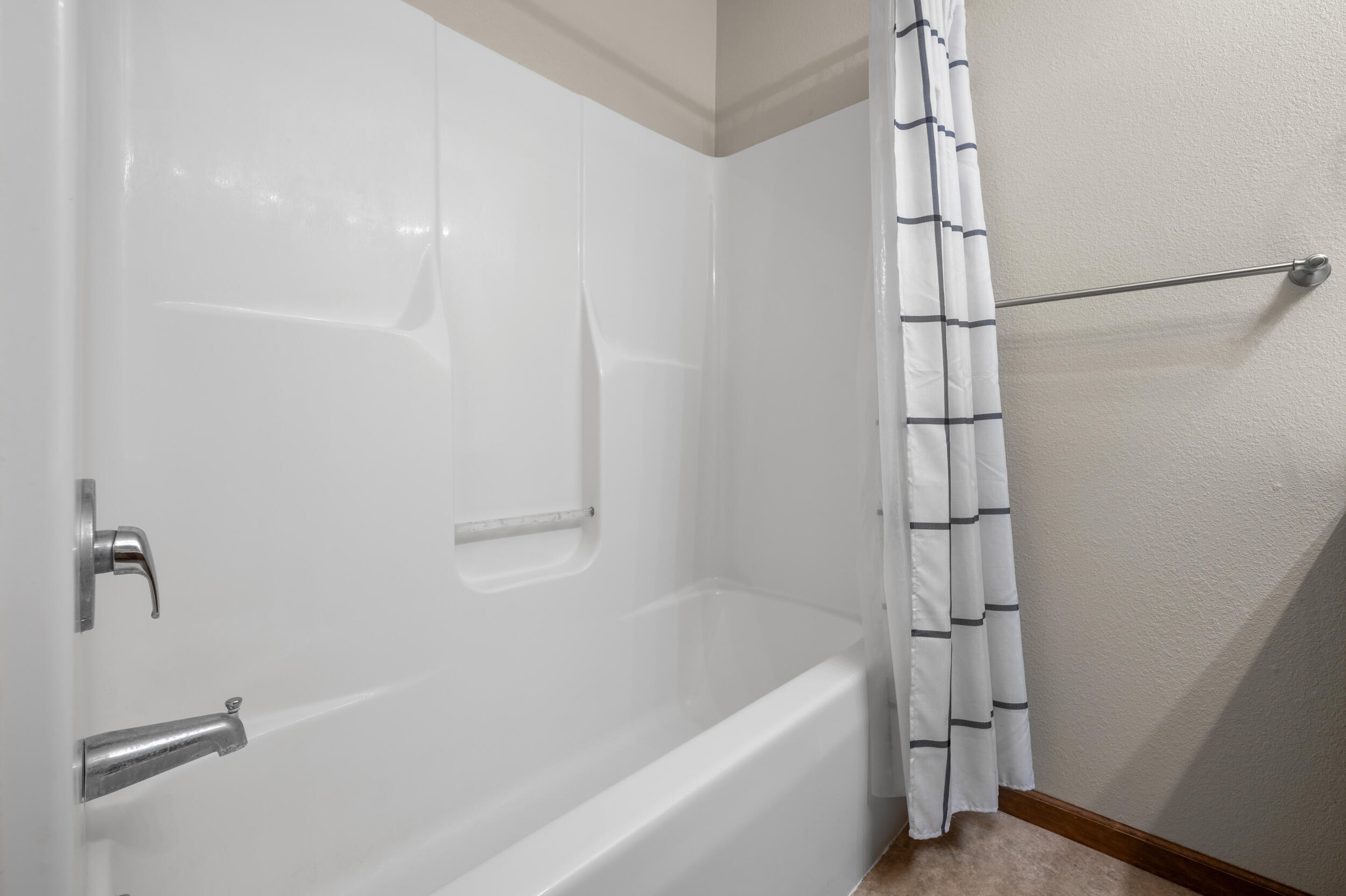 1431 Isdell Street Property Photo 22