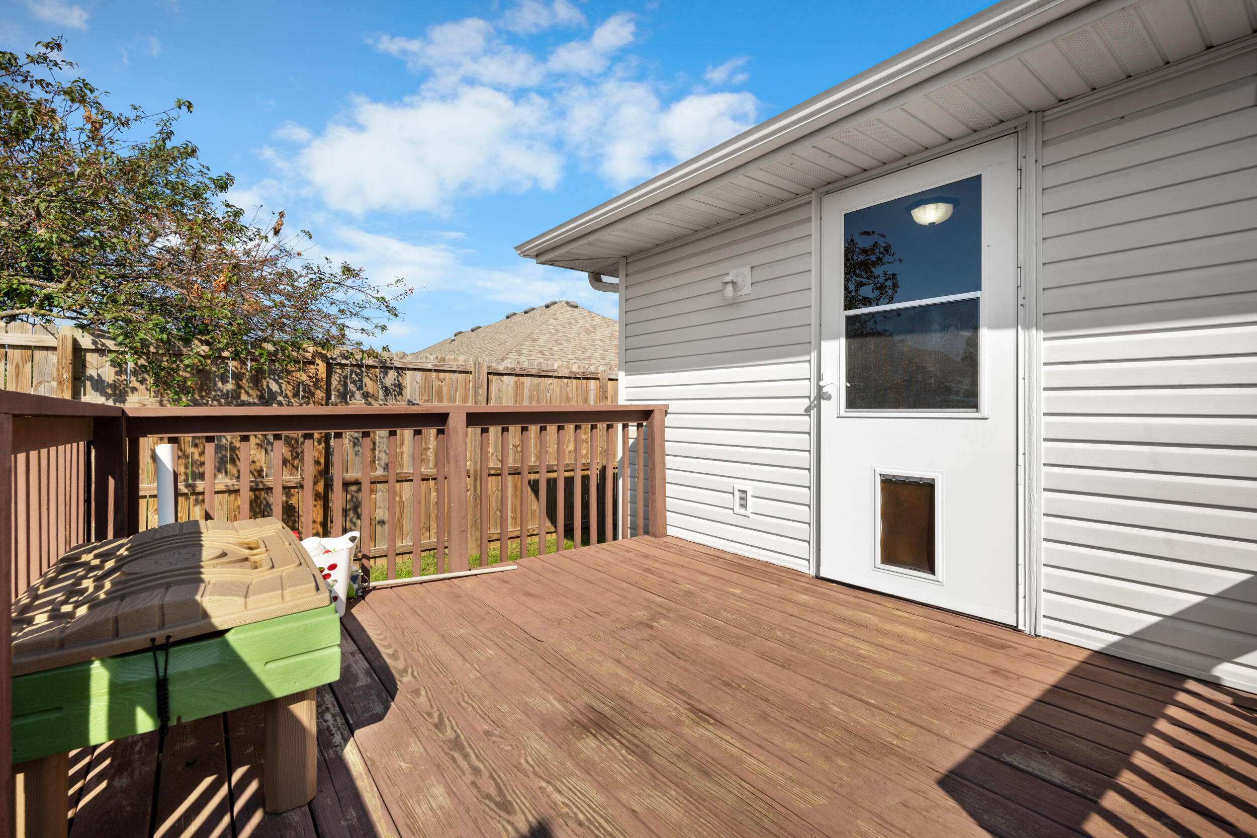 1431 Isdell Street Property Photo 31