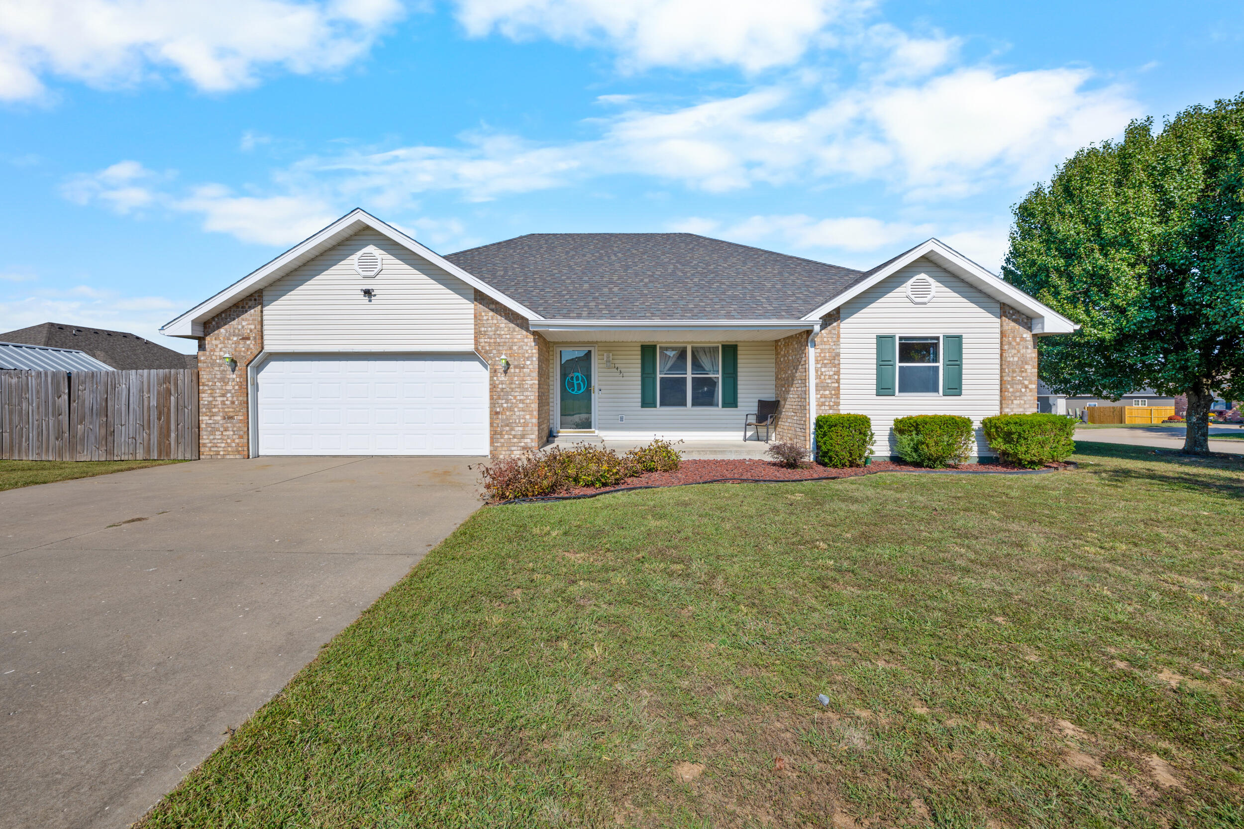 1431 Isdell Street Property Photo 38