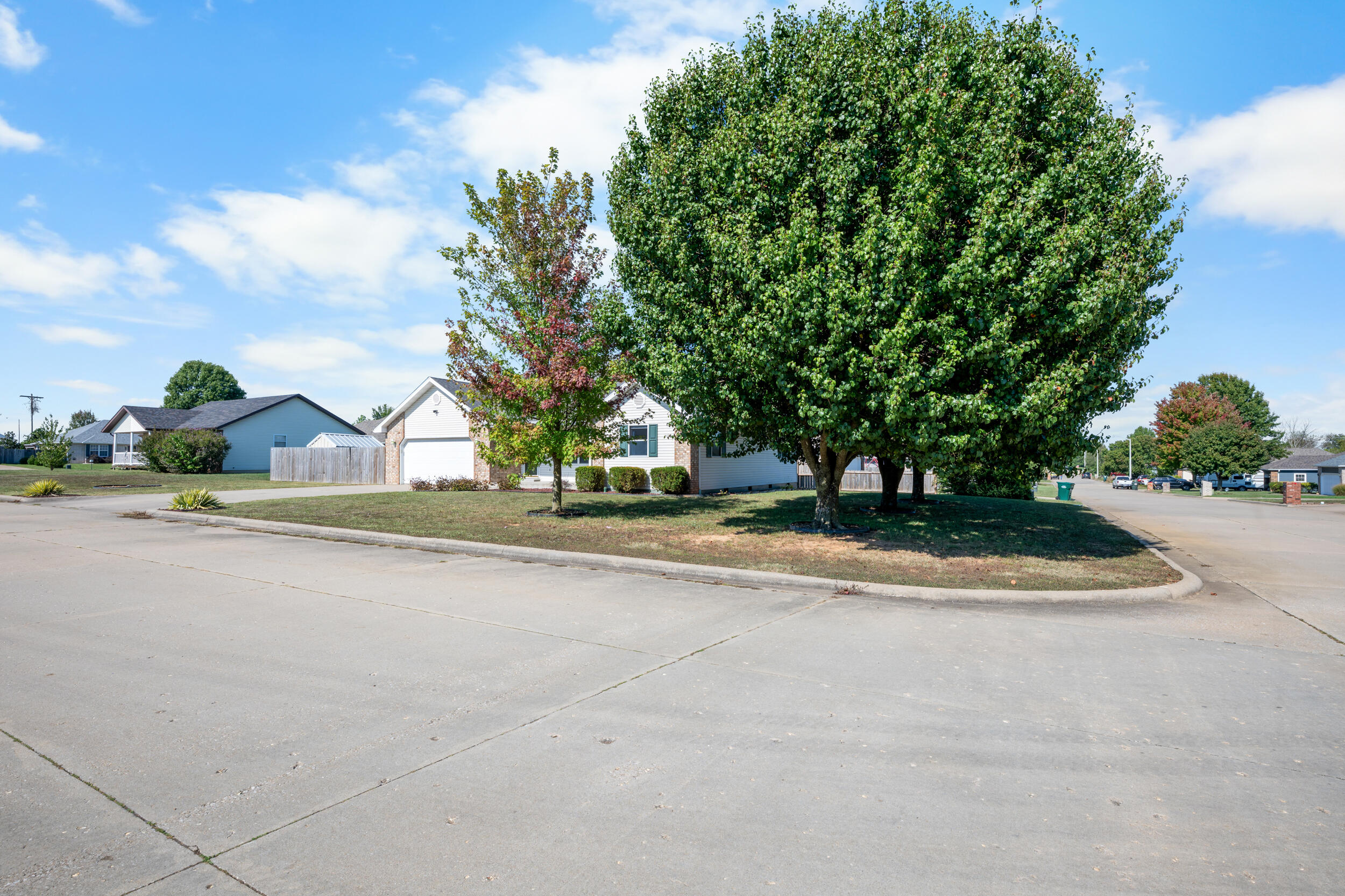 1431 Isdell Street Property Photo 40