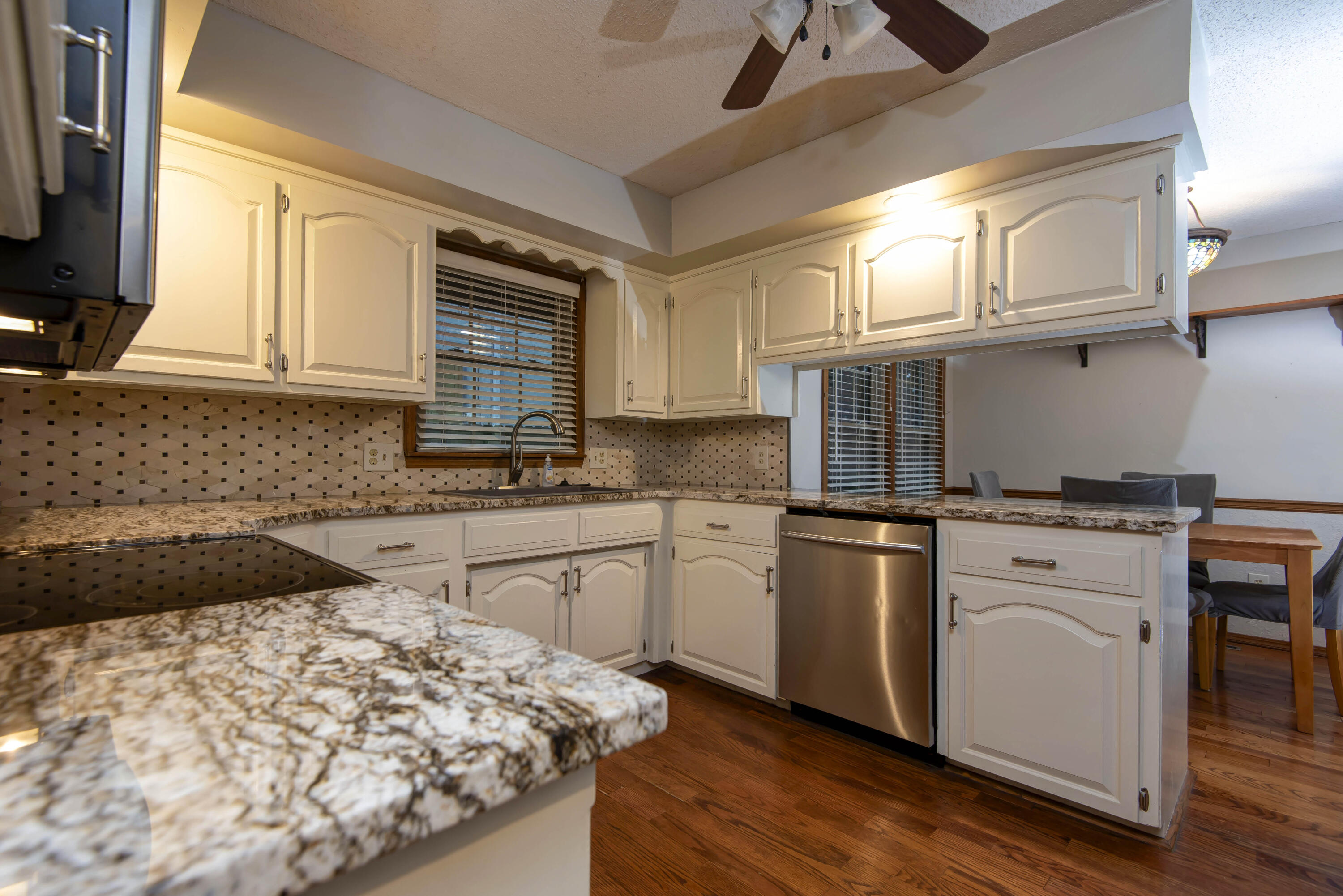 5532 South Roanoke Avenue Property Photo 7