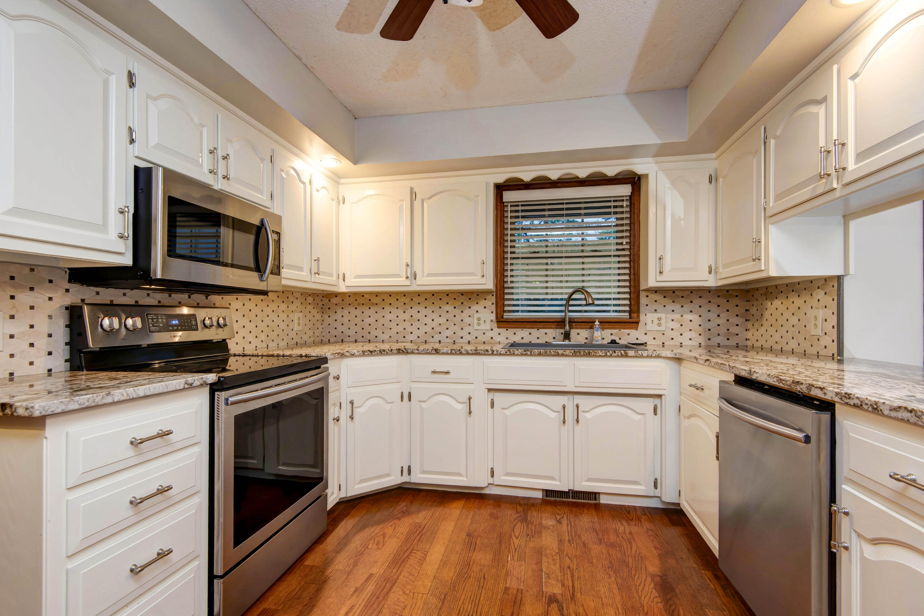 5532 South Roanoke Avenue Property Photo 8