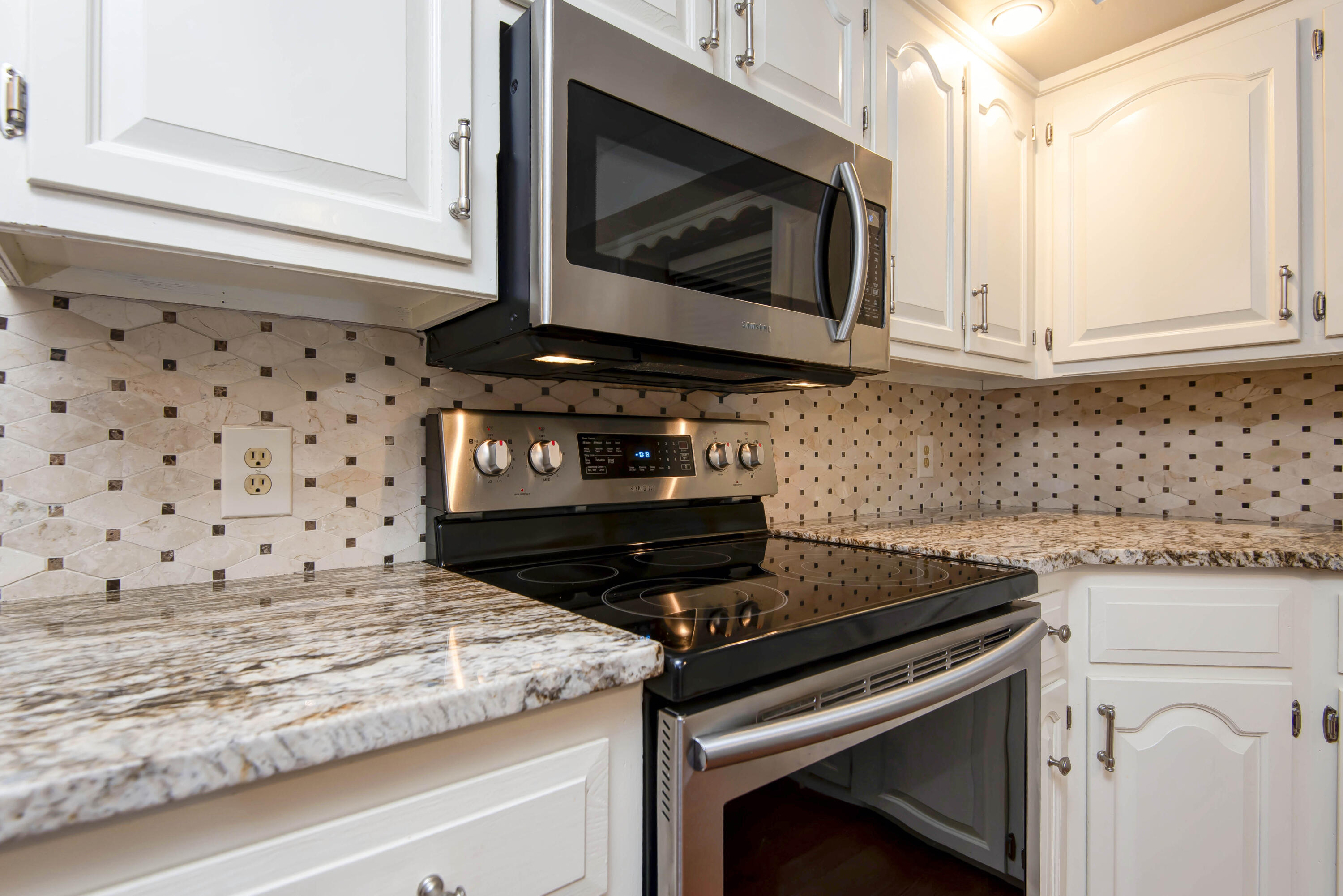 5532 South Roanoke Avenue Property Photo 9