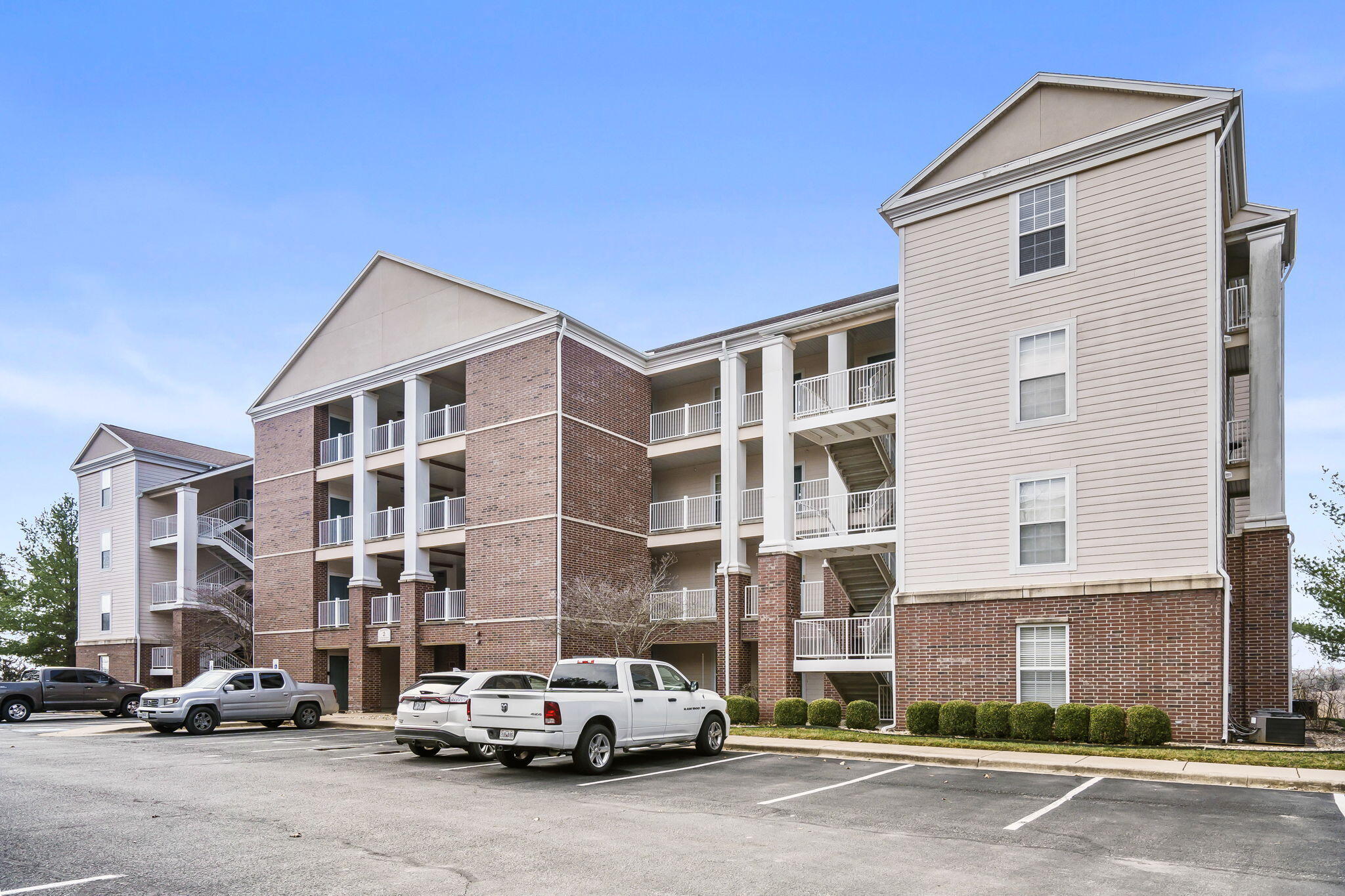 201 Prairie Dunes Drive Property Photo 3