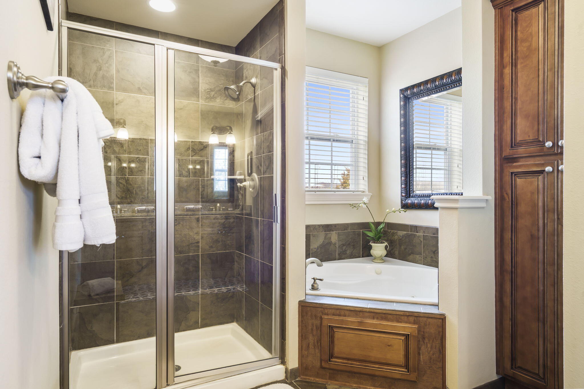 201 Prairie Dunes Drive Property Photo 27