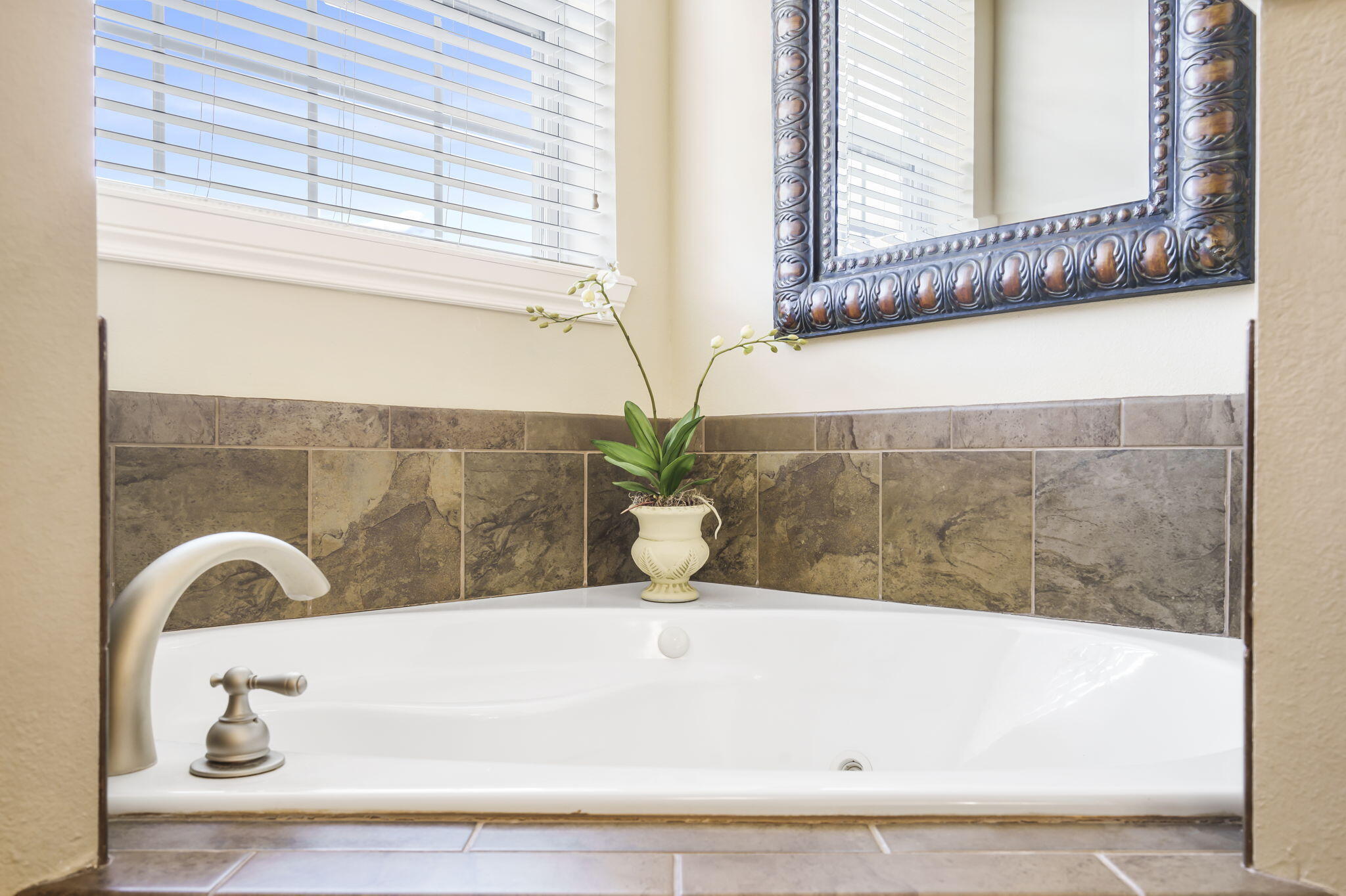 201 Prairie Dunes Drive Property Photo 28