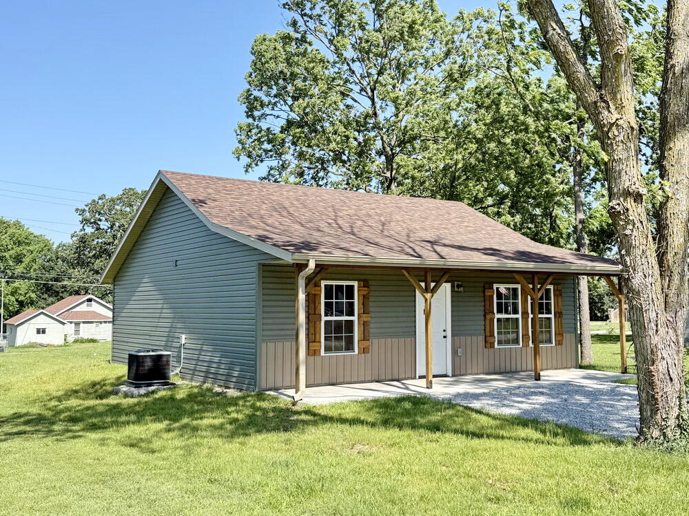 904 South Kirkpatrick Street Property Photo 2