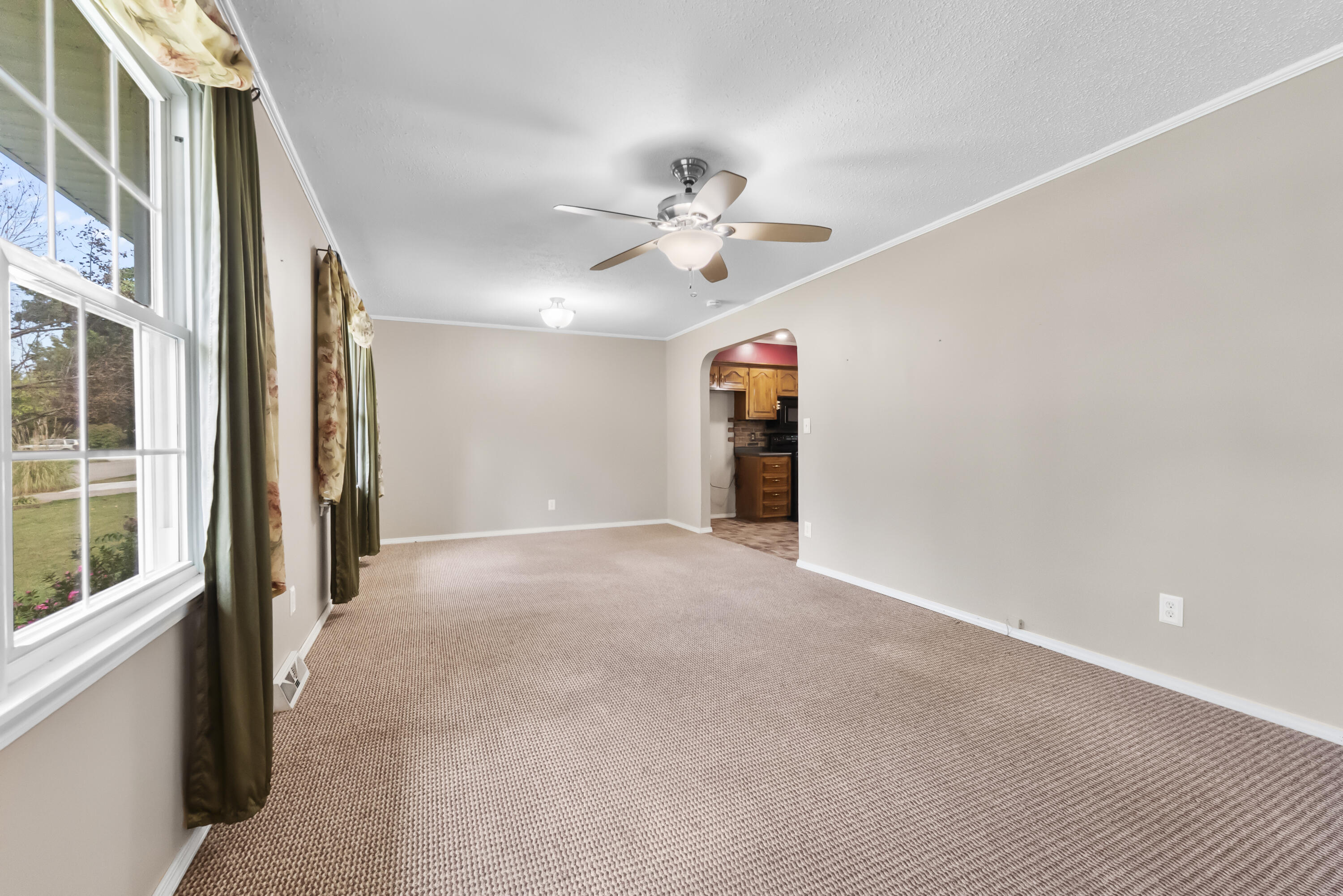 2126 South Wellington Avenue Property Photo 3